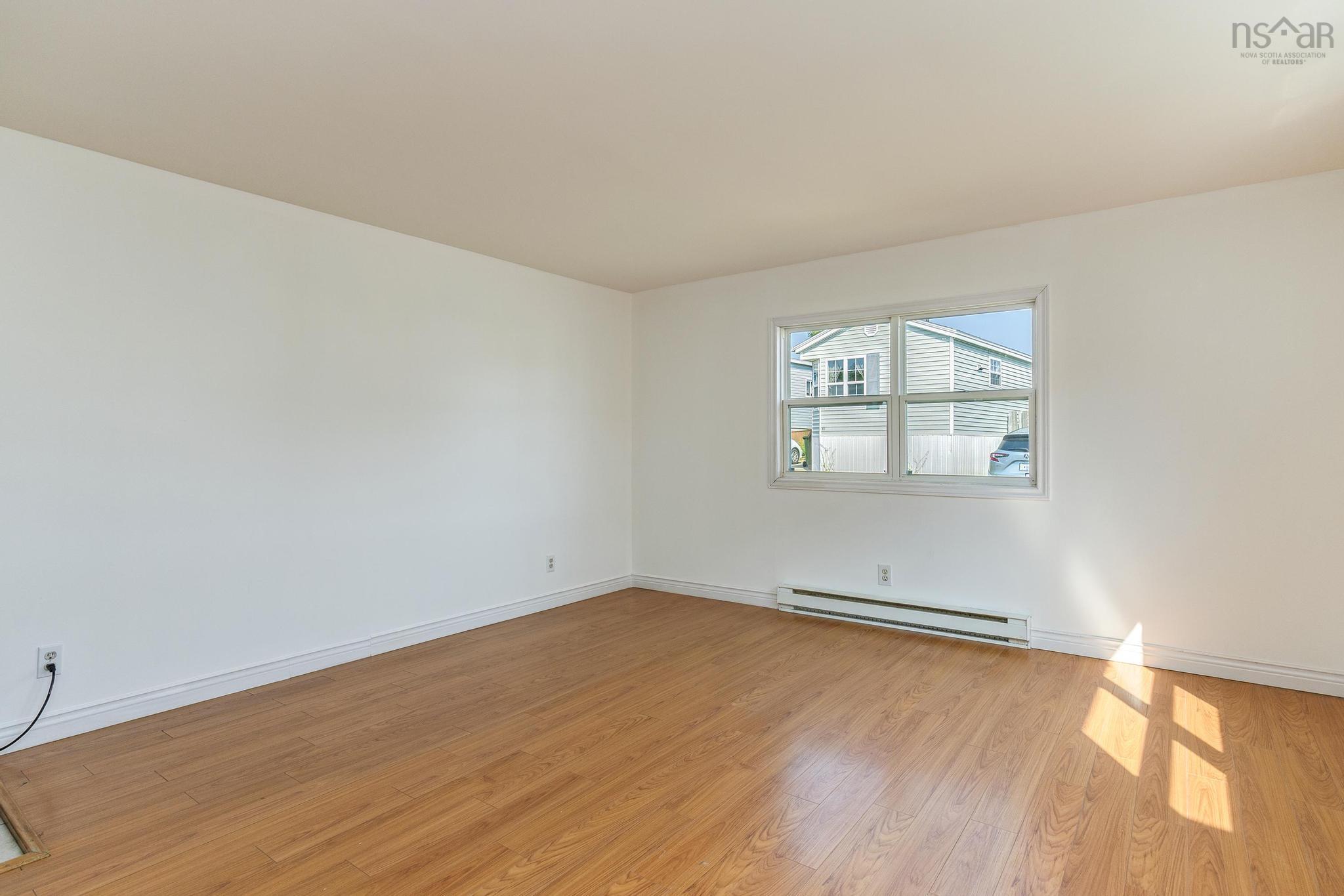 $200,000.00: 27 Florence Avenue, Dartmouth