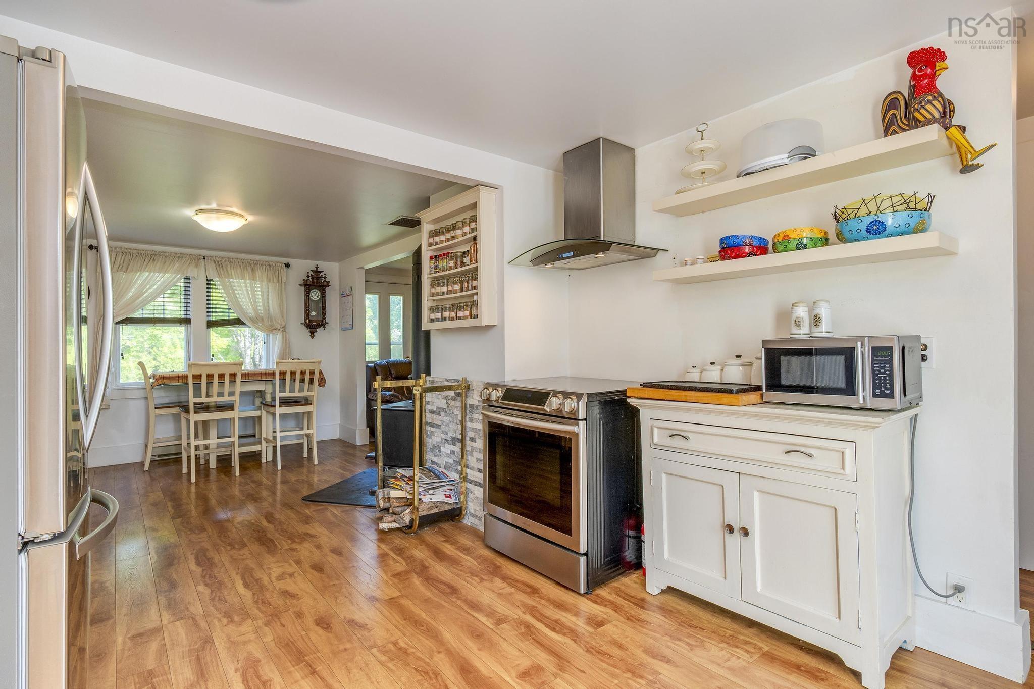 $429,900.00: 18665 Highway 103, Middlewood