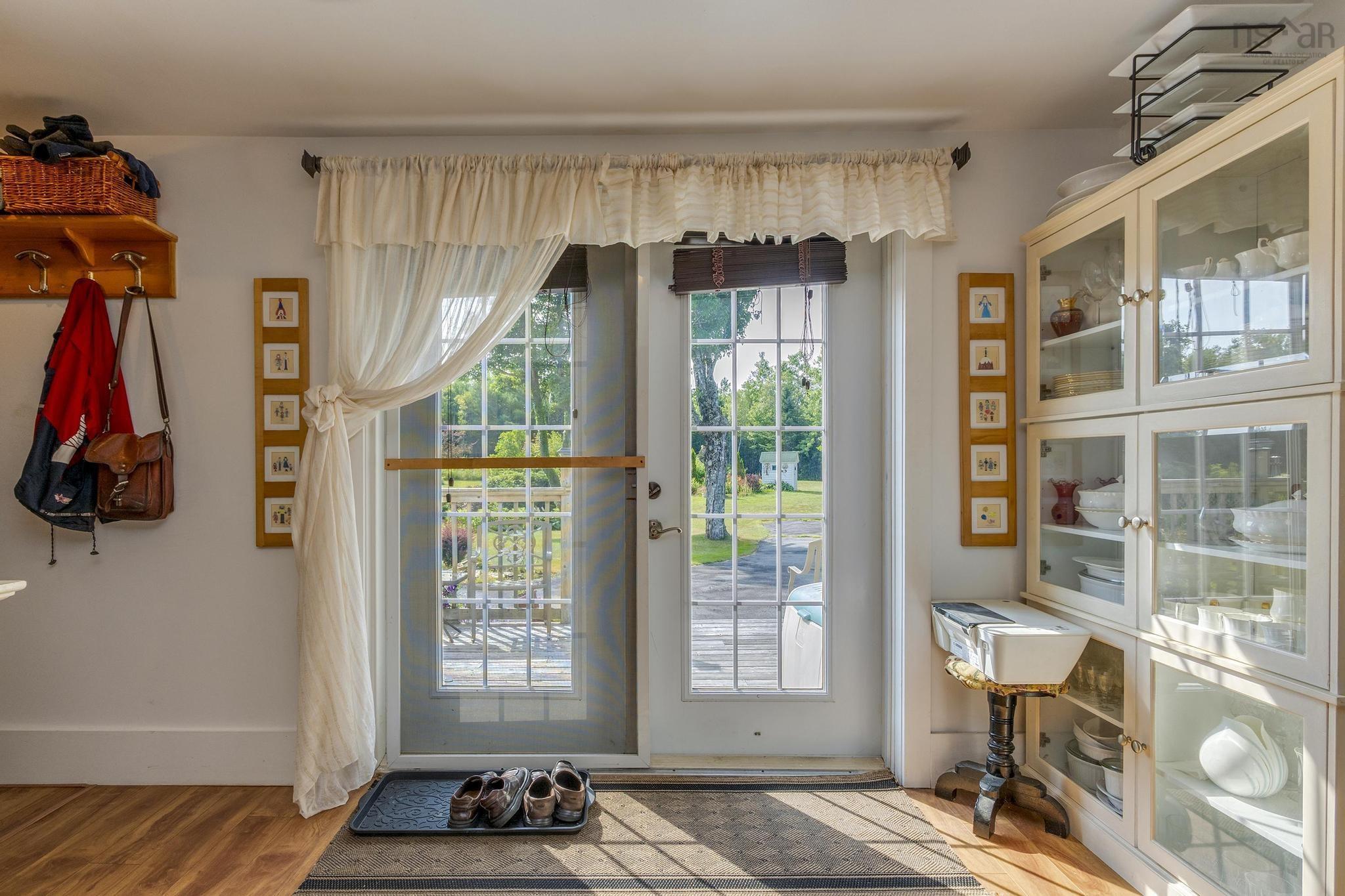 $429,900.00: 18665 Highway 103, Middlewood