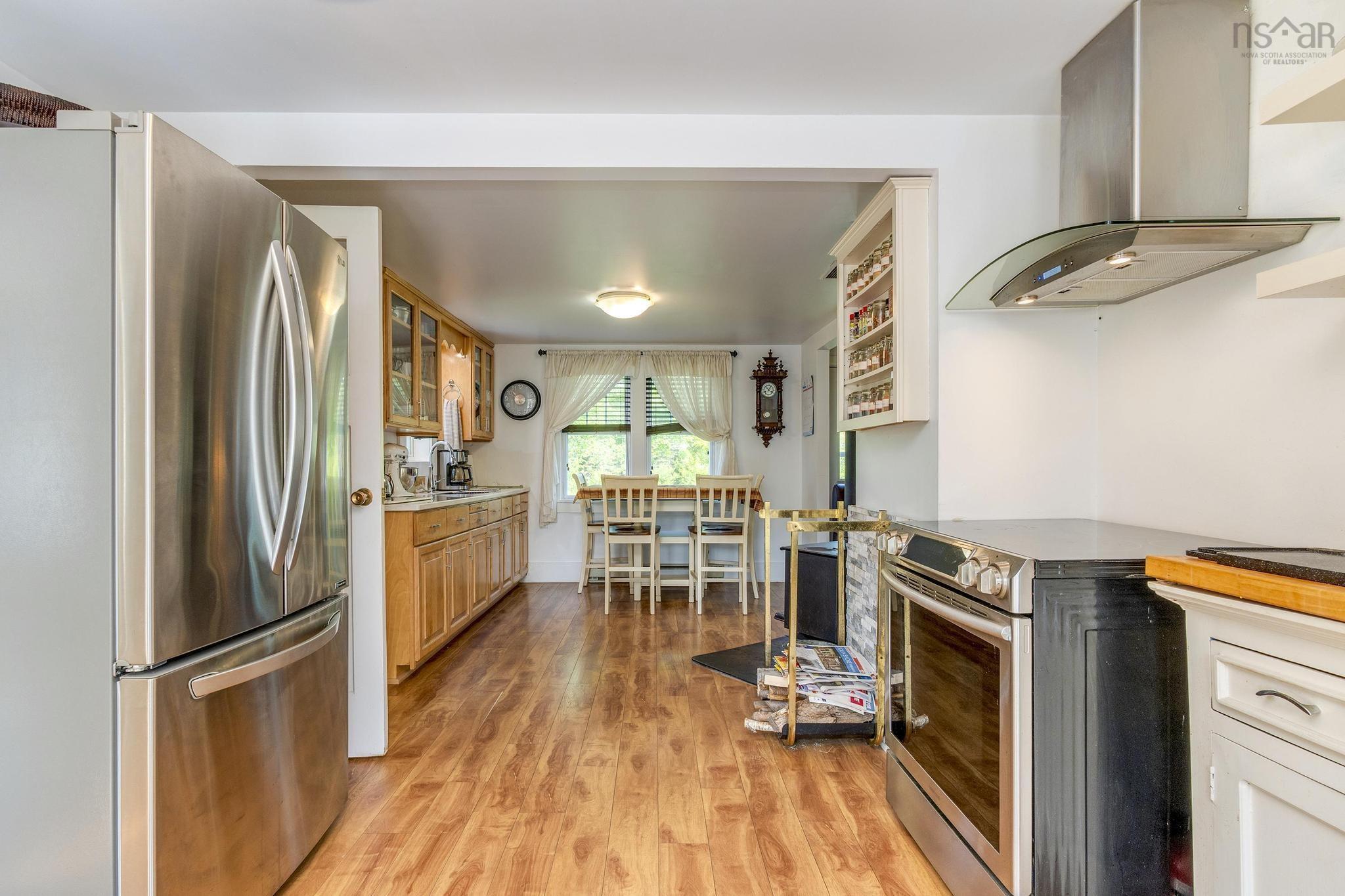 $429,900.00: 18665 Highway 103, Middlewood