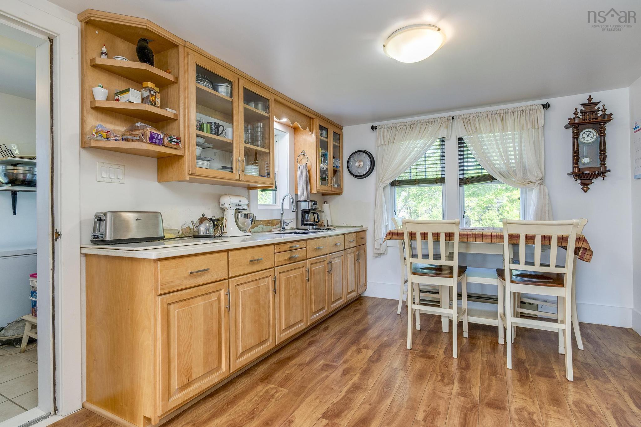 $429,900.00: 18665 Highway 103, Middlewood