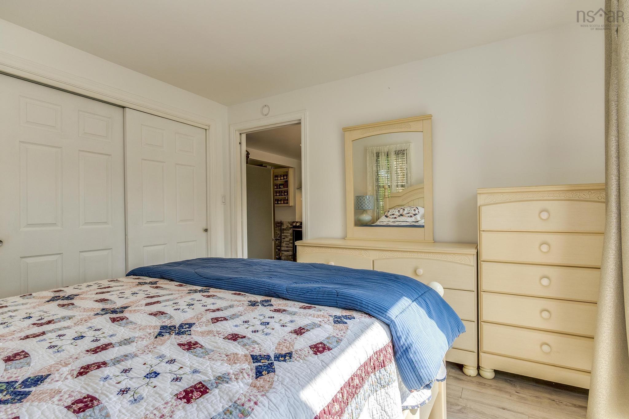 $429,900.00: 18665 Highway 103, Middlewood