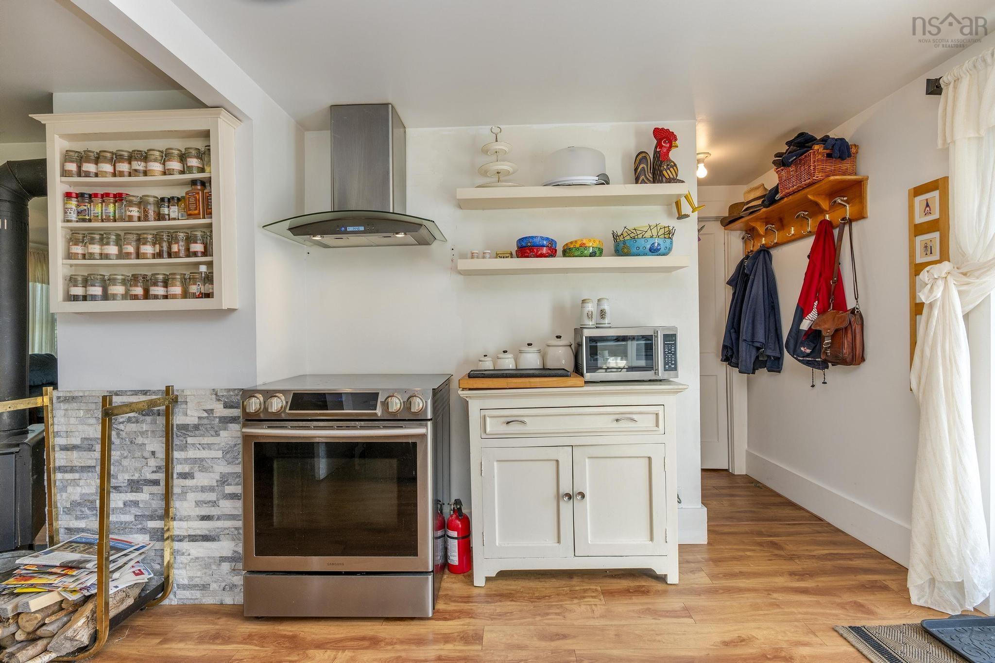 $429,900.00: 18665 Highway 103, Middlewood