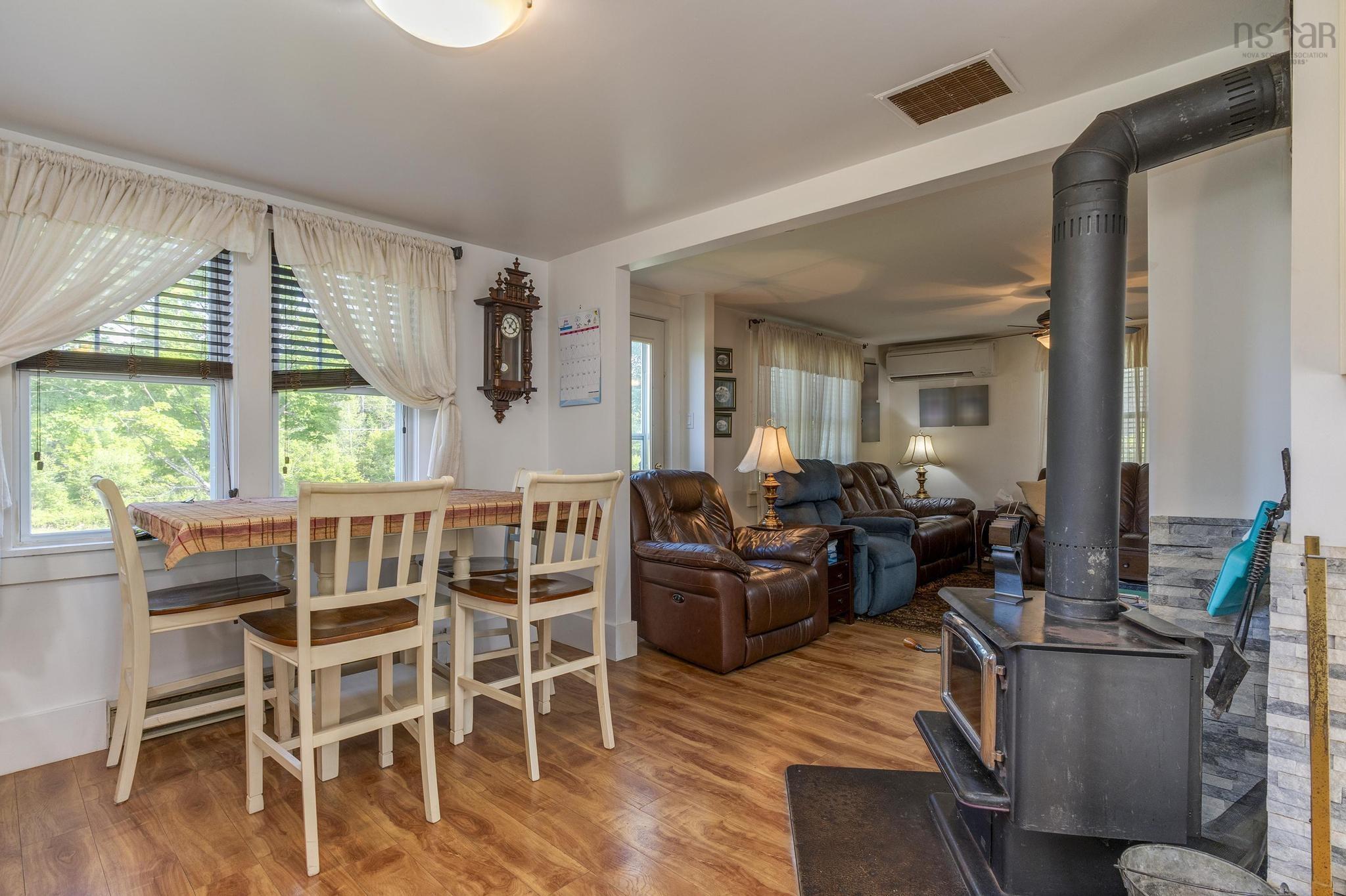 $429,900.00: 18665 Highway 103, Middlewood