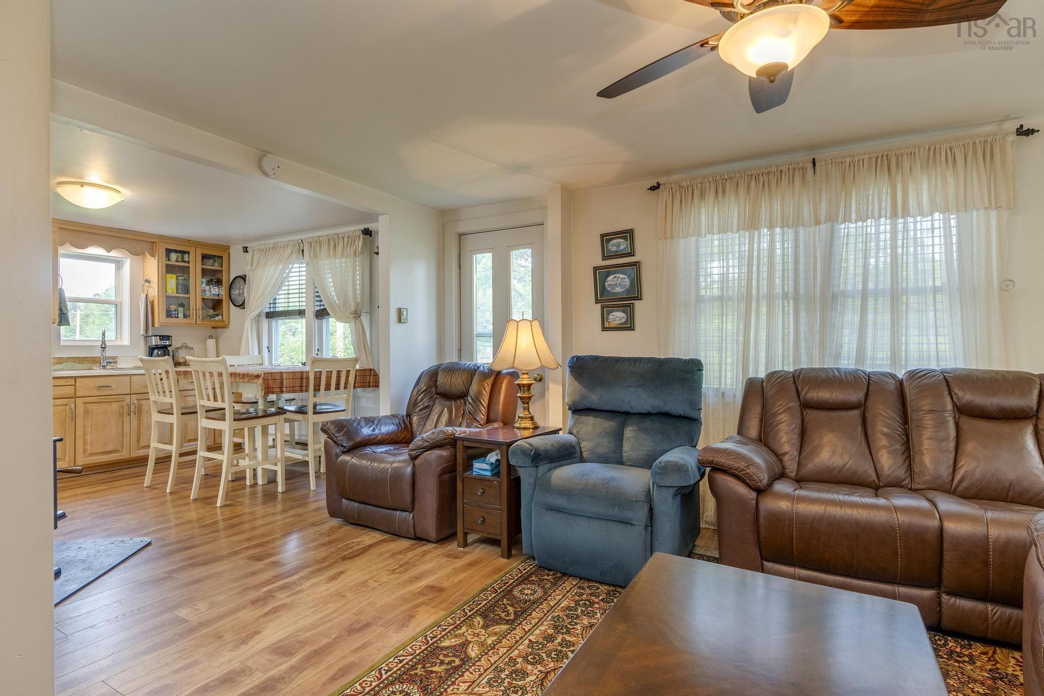 $429,900.00: 18665 Highway 103, Middlewood