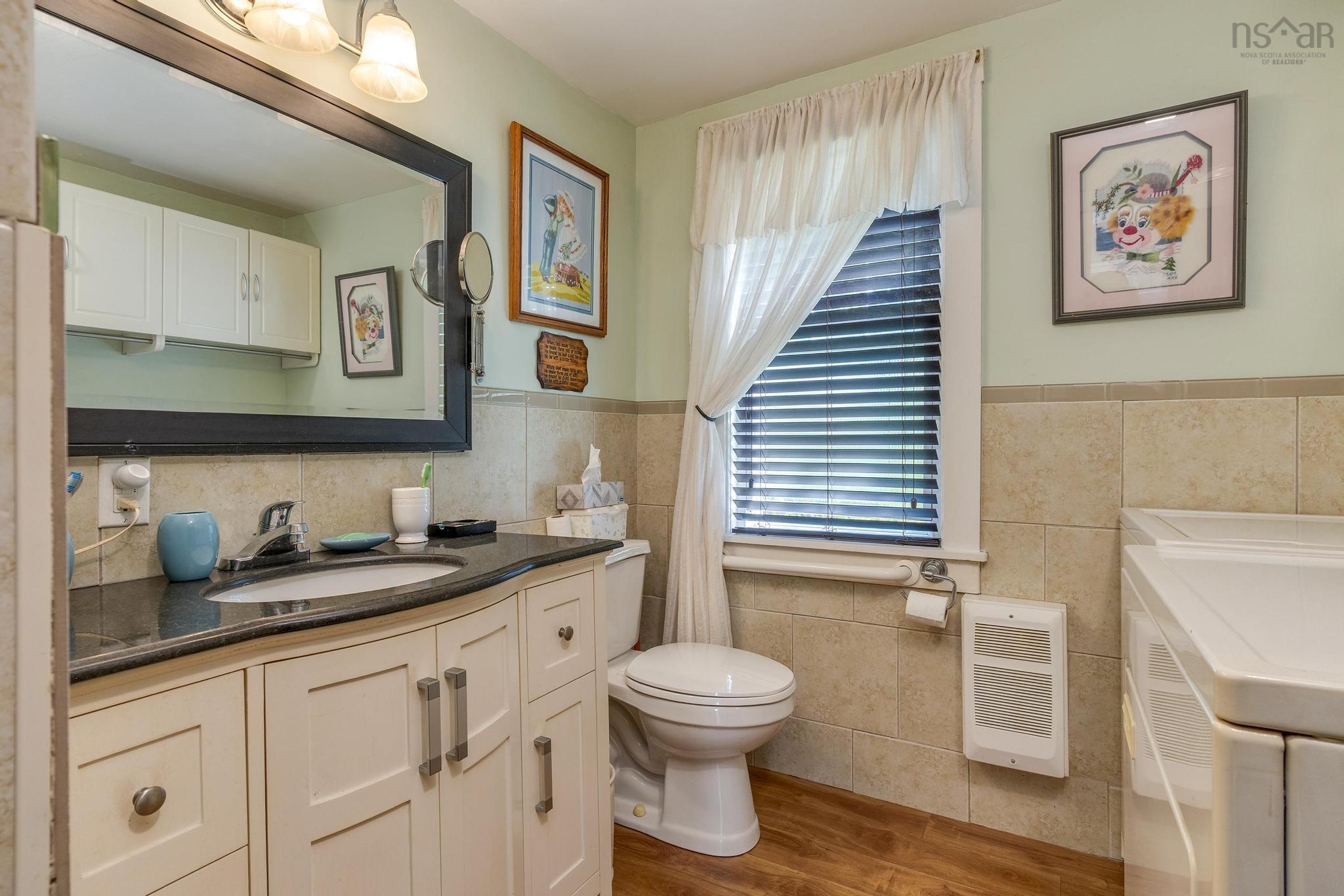 $429,900.00: 18665 Highway 103, Middlewood