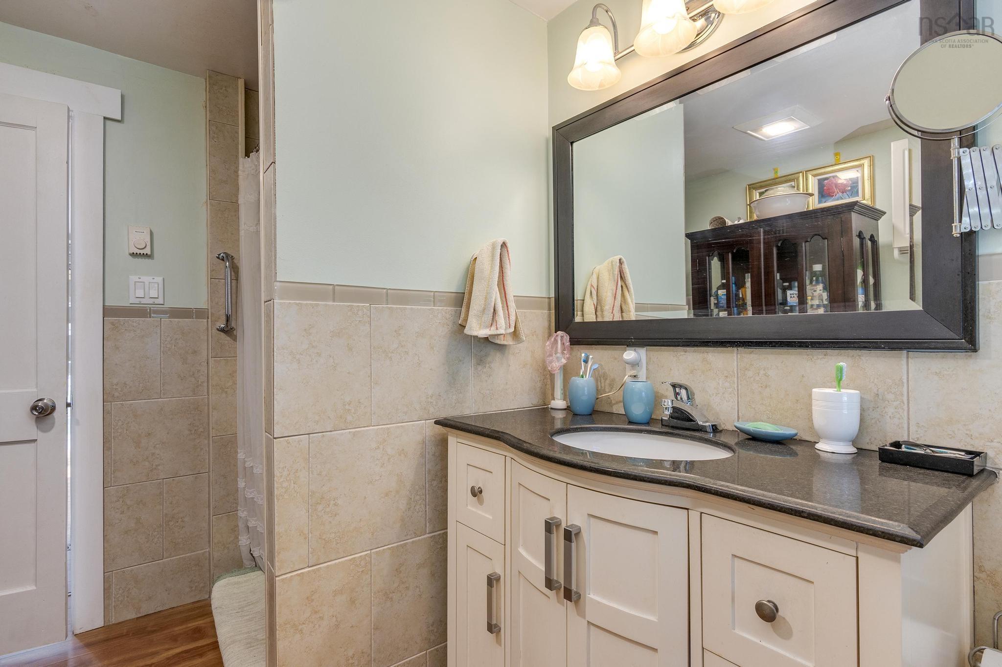 $429,900.00: 18665 Highway 103, Middlewood