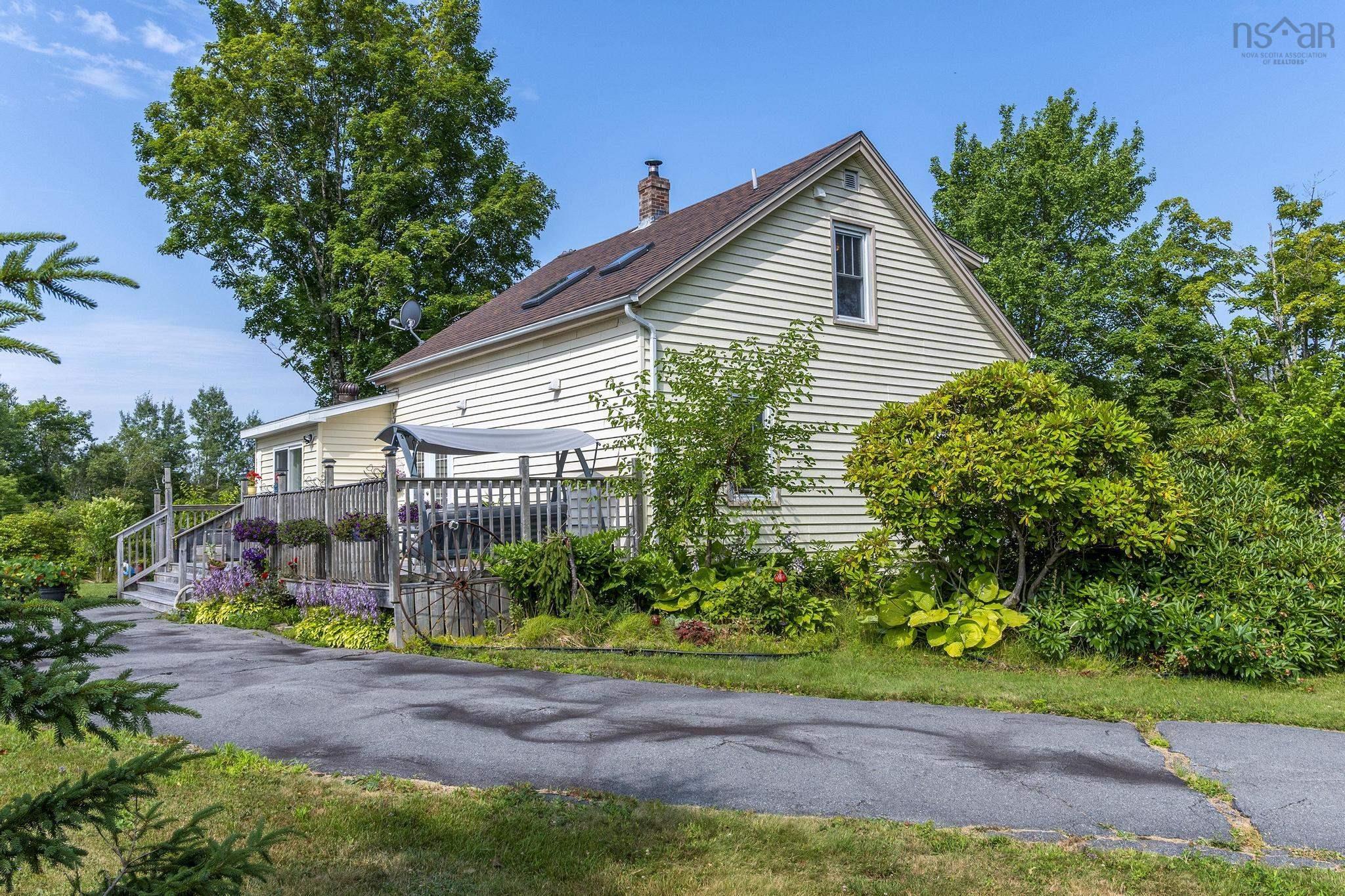 $429,900.00: 18665 Highway 103, Middlewood