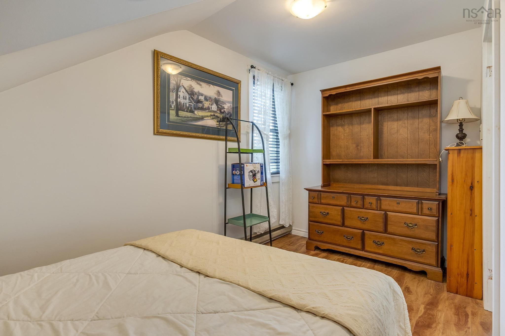 $429,900.00: 18665 Highway 103, Middlewood