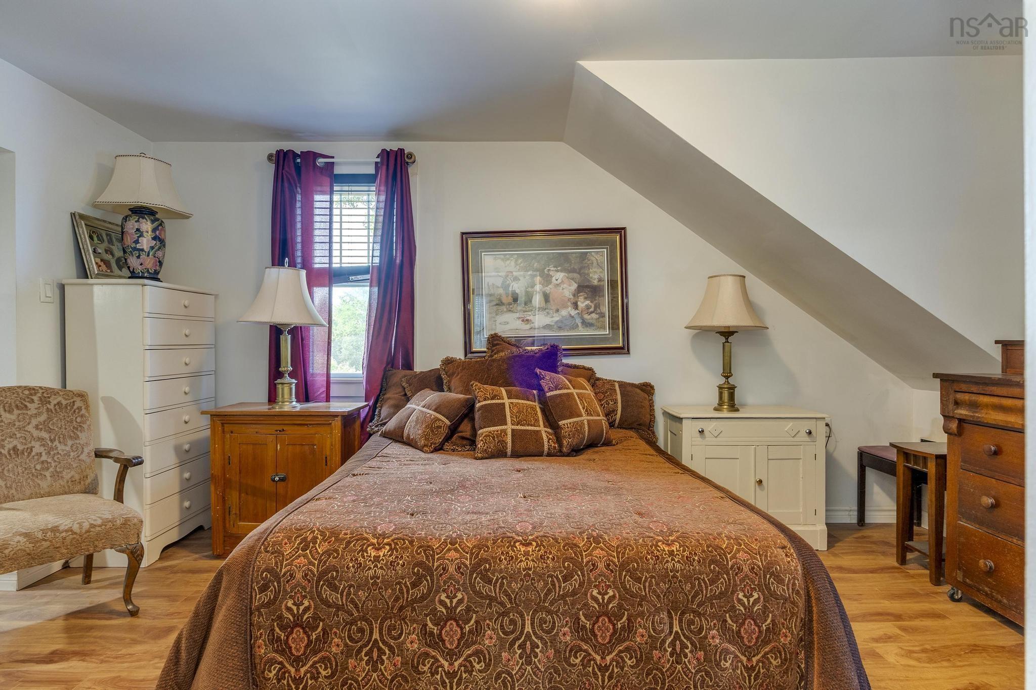 $429,900.00: 18665 Highway 103, Middlewood