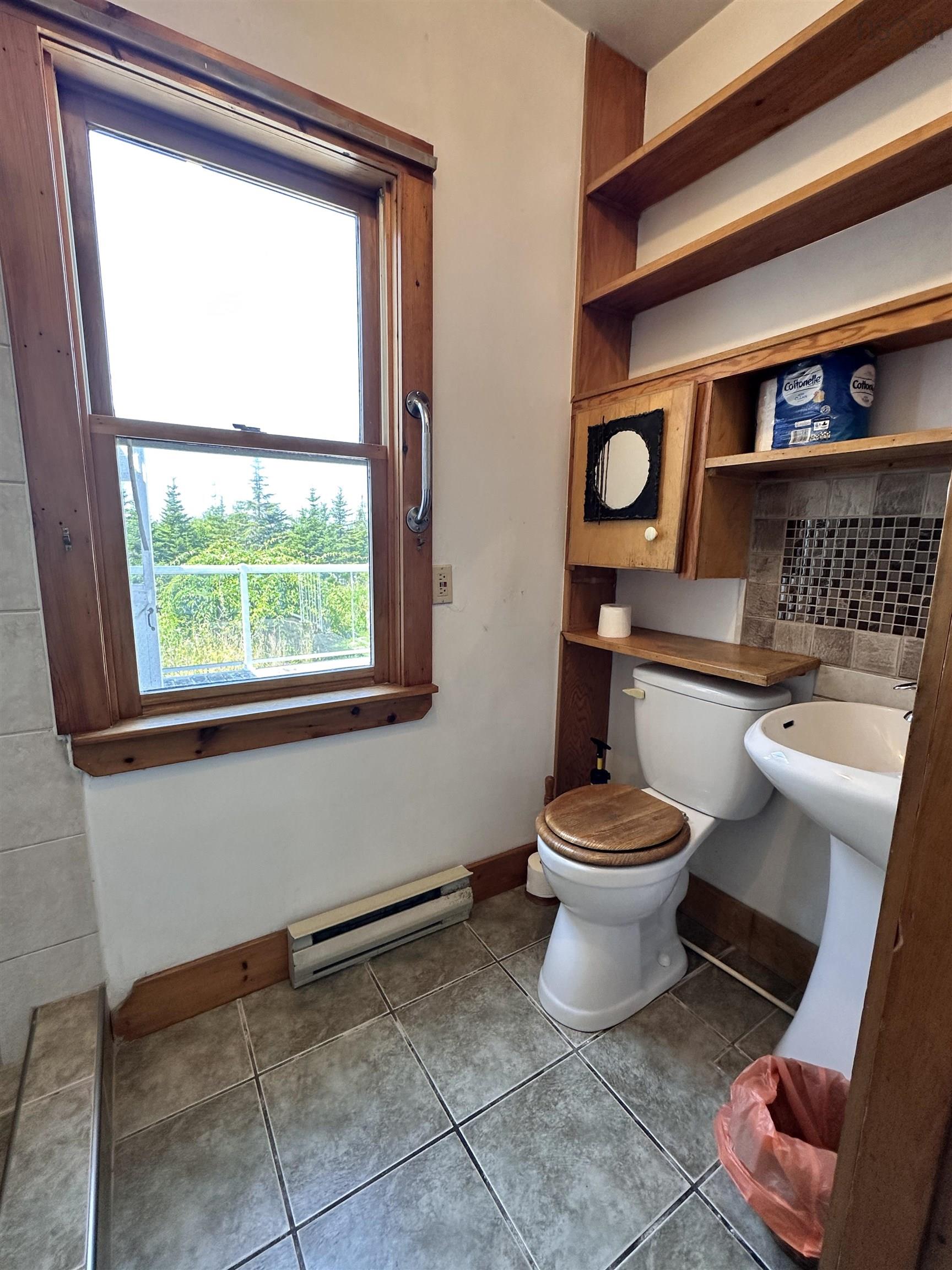 $495,000.00: 850 Rockland Road + 16 acres, East Side Of Ragged Island