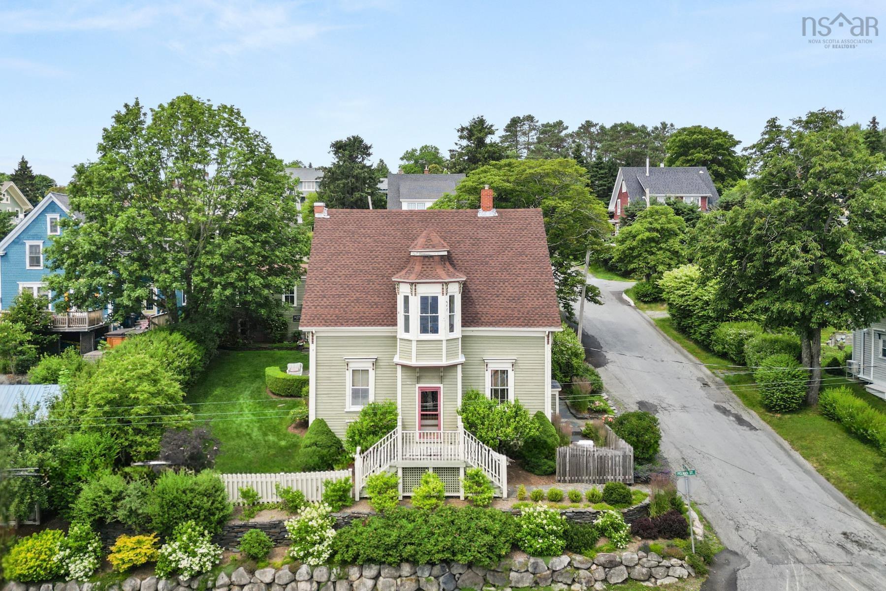 215 Pelham Street, Lunenburg, NS (MLS® 202519255)