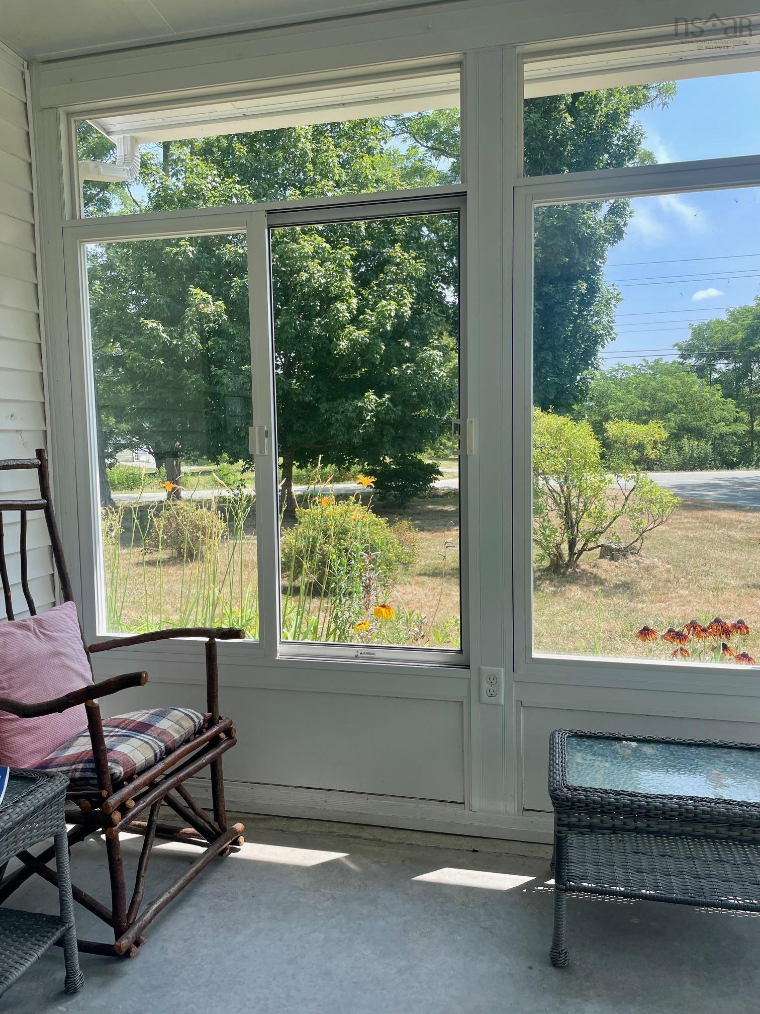 $329,900.00: 960 Highway 208, Simpsons Corner