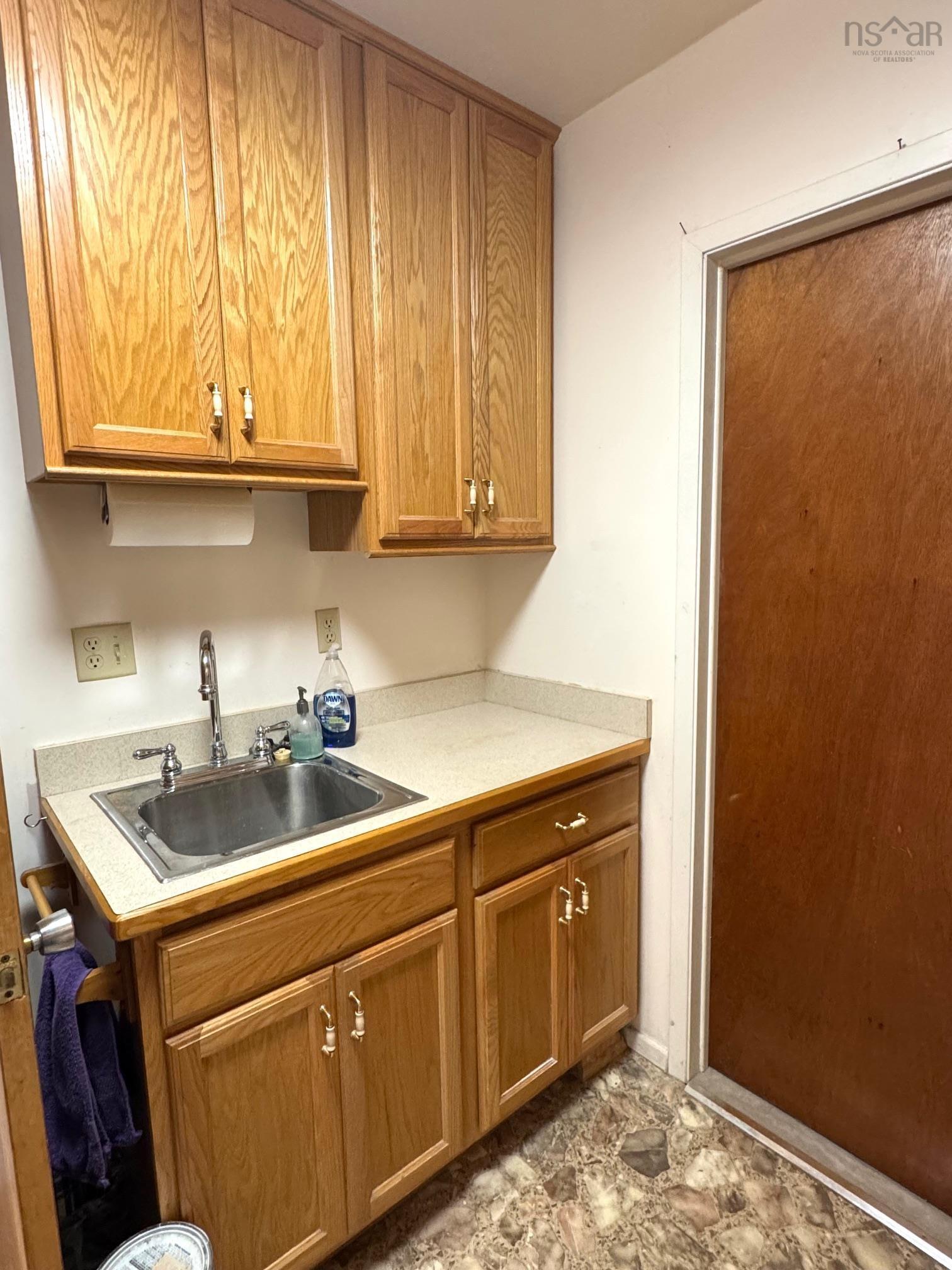 $329,900.00: 960 Highway 208, Simpsons Corner