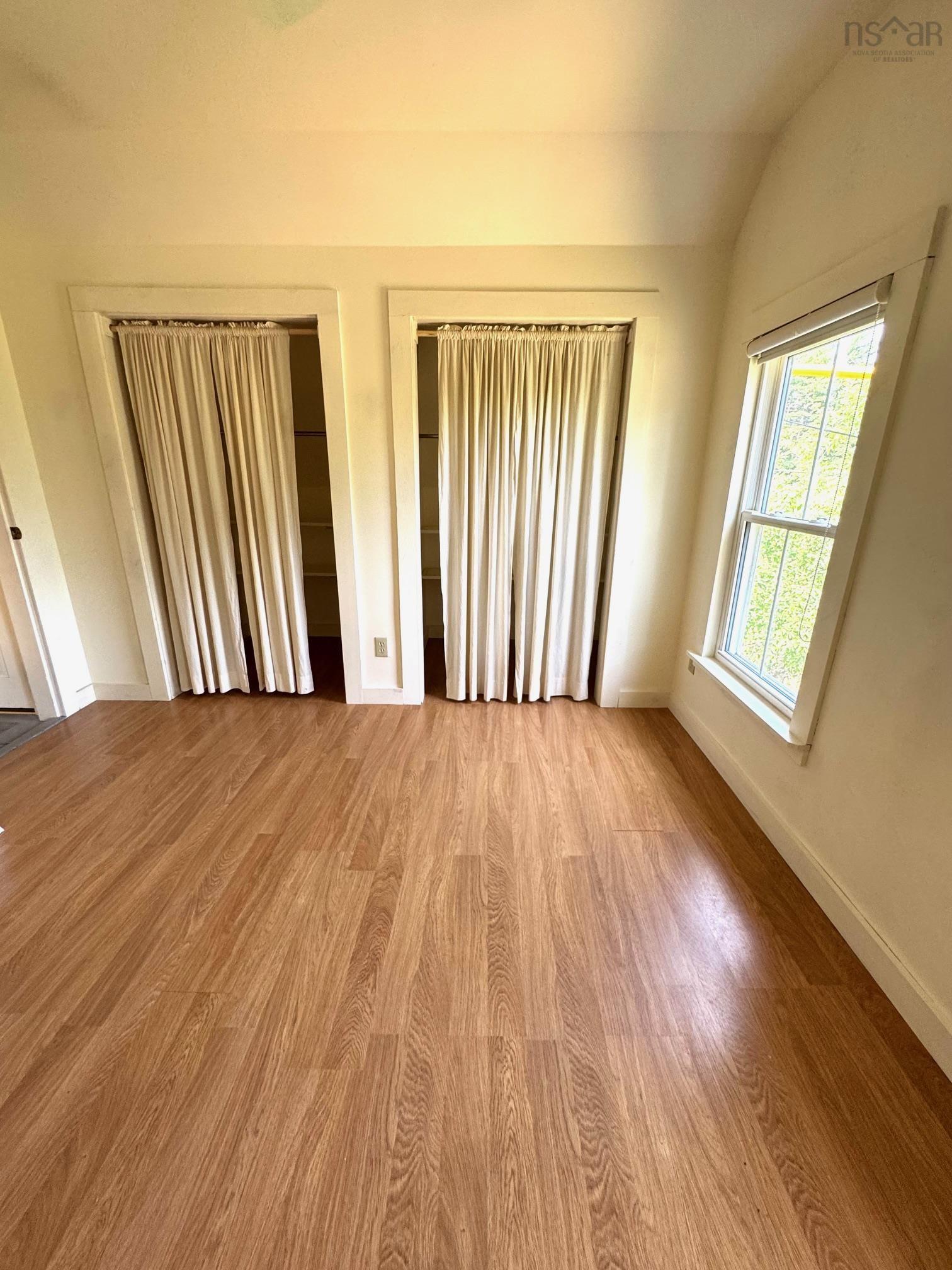 $329,900.00: 960 Highway 208, Simpsons Corner