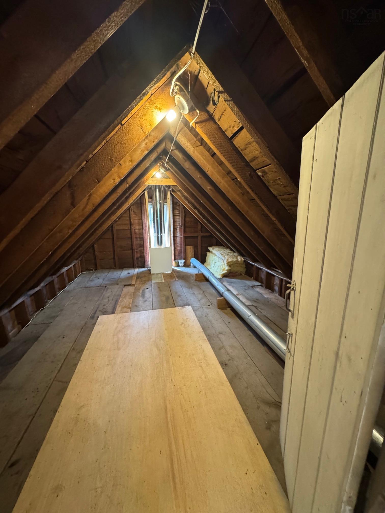 $329,900.00: 960 Highway 208, Simpsons Corner