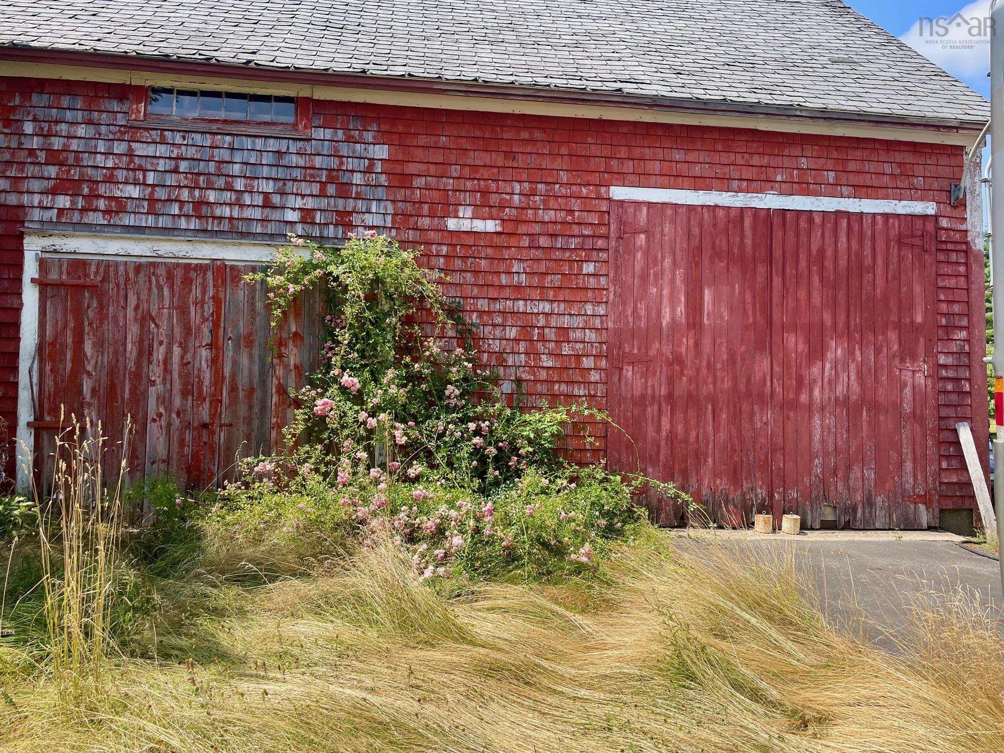 $329,900.00: 960 Highway 208, Simpsons Corner