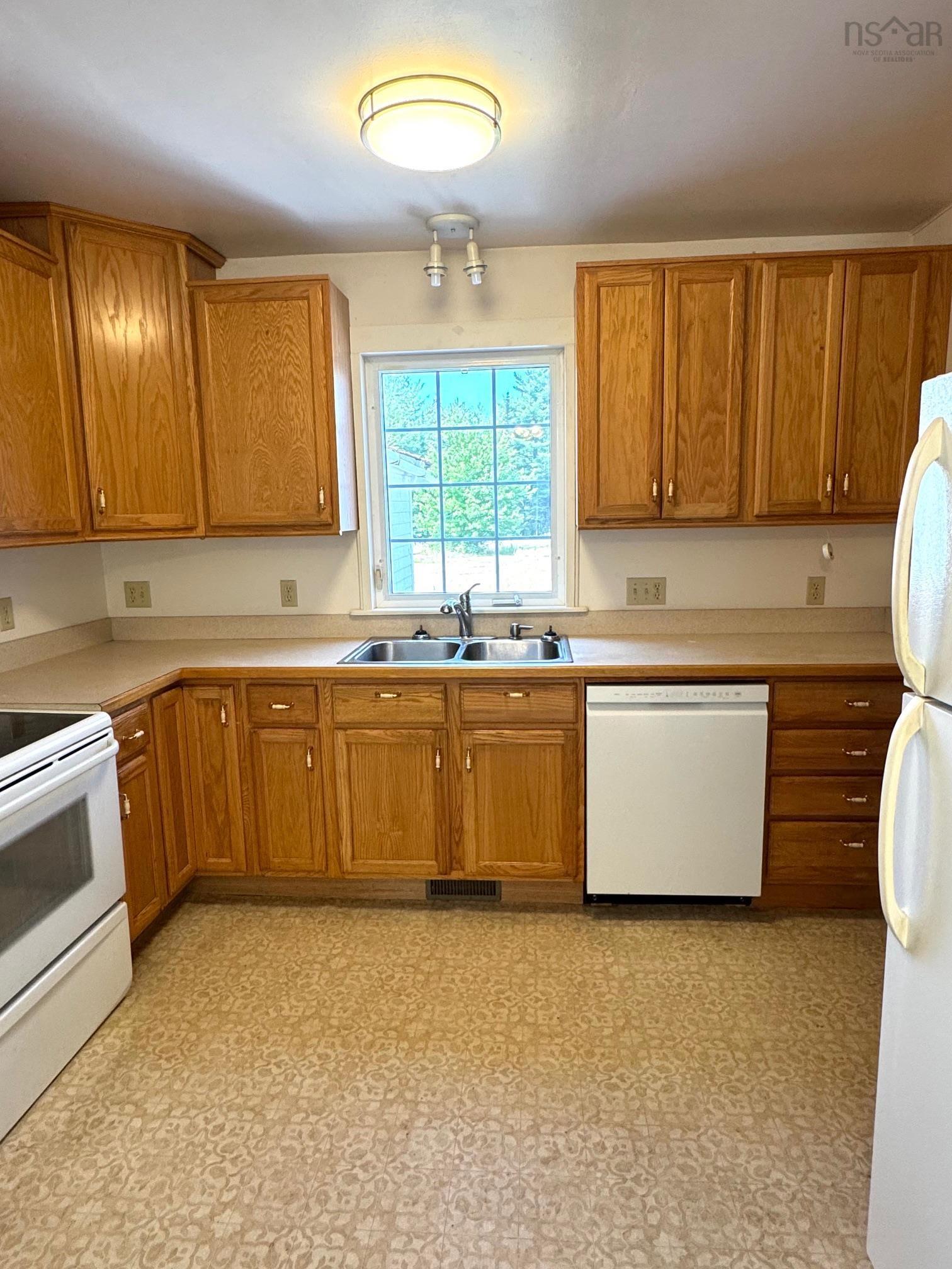 $329,900.00: 960 Highway 208, Simpsons Corner