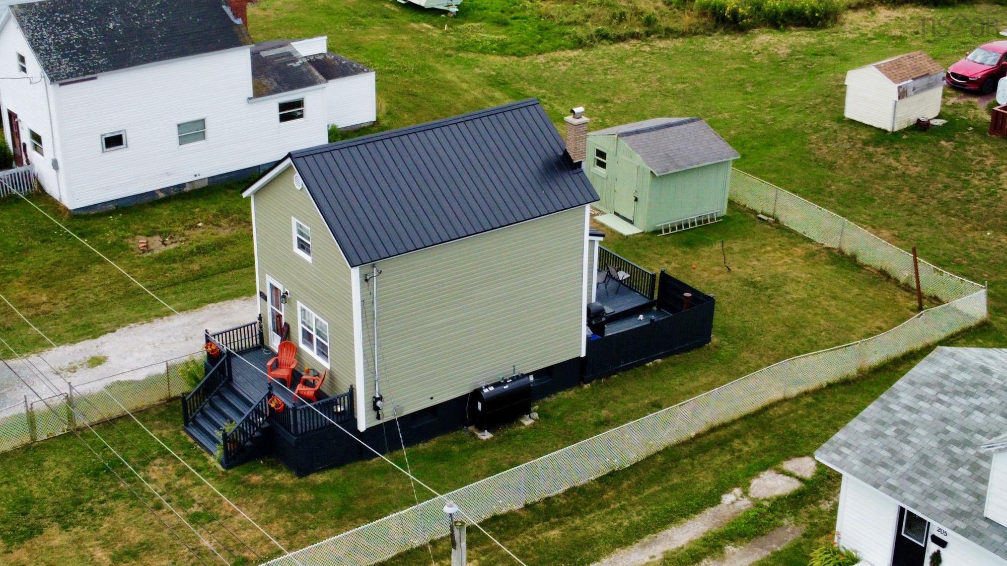 $184,900.00: 211 Ling Street, New Waterford