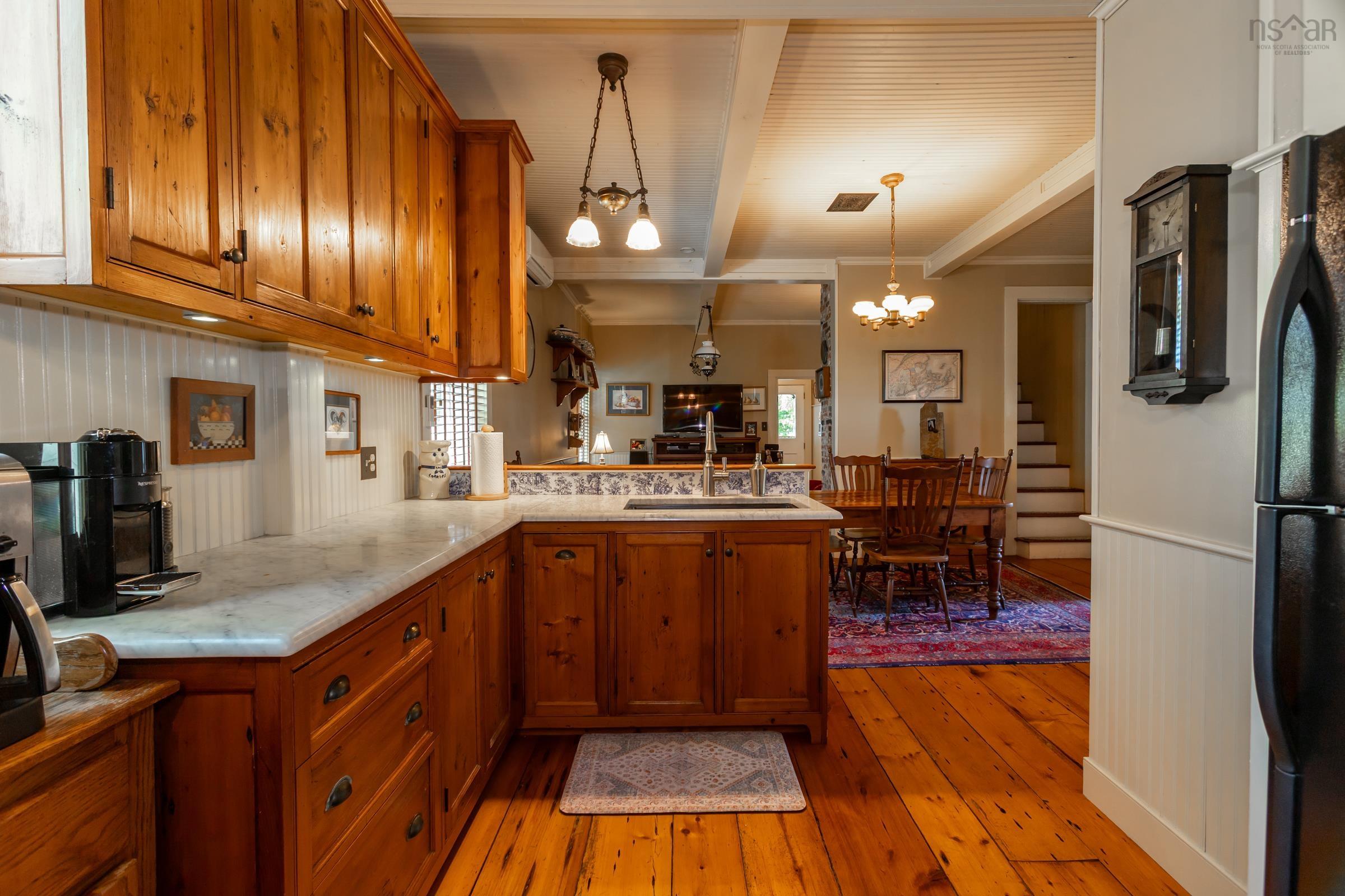 $829,000.00: 5287 Granville Road, Granville Ferry