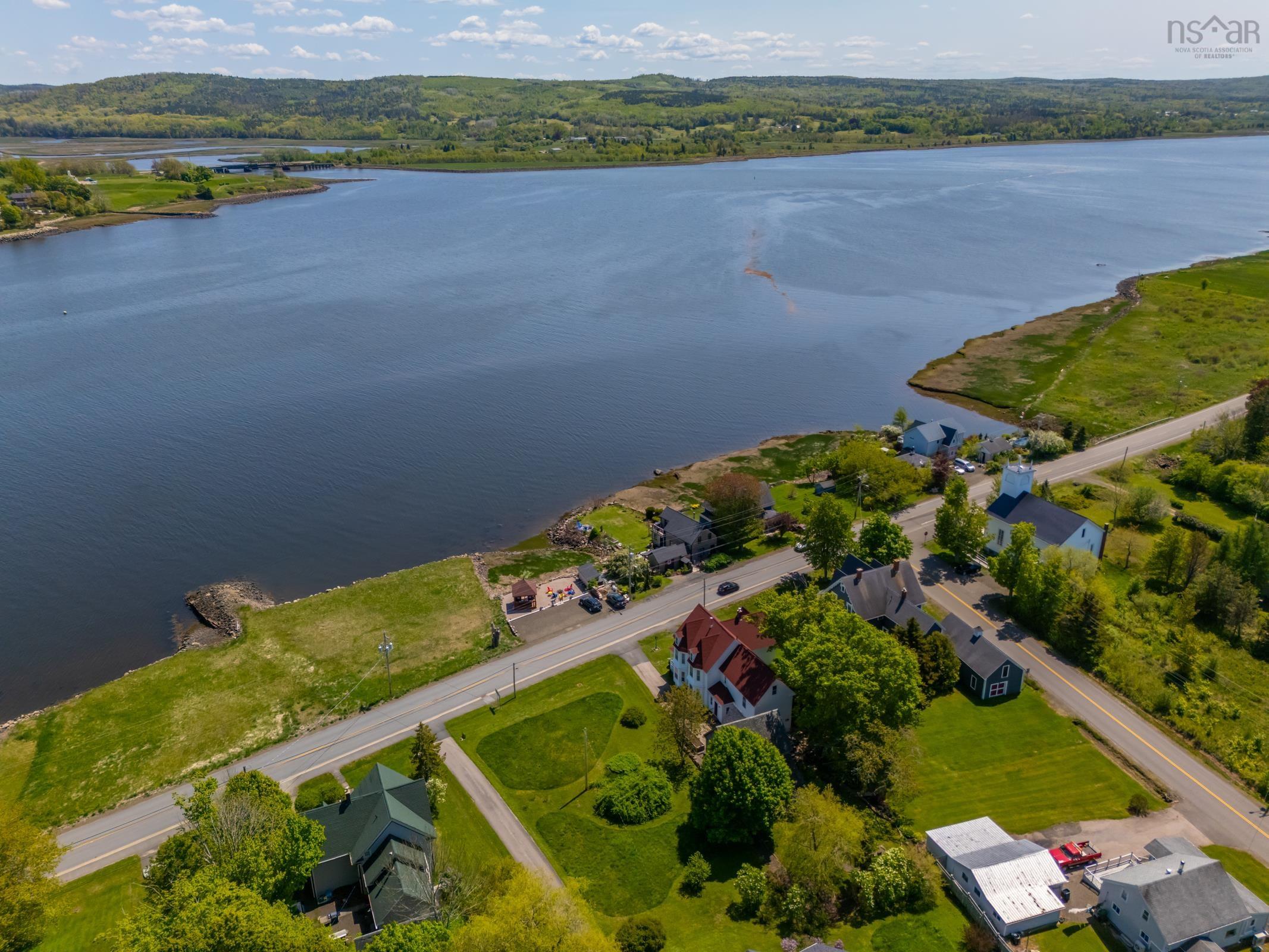 $829,000.00: 5287 Granville Road, Granville Ferry