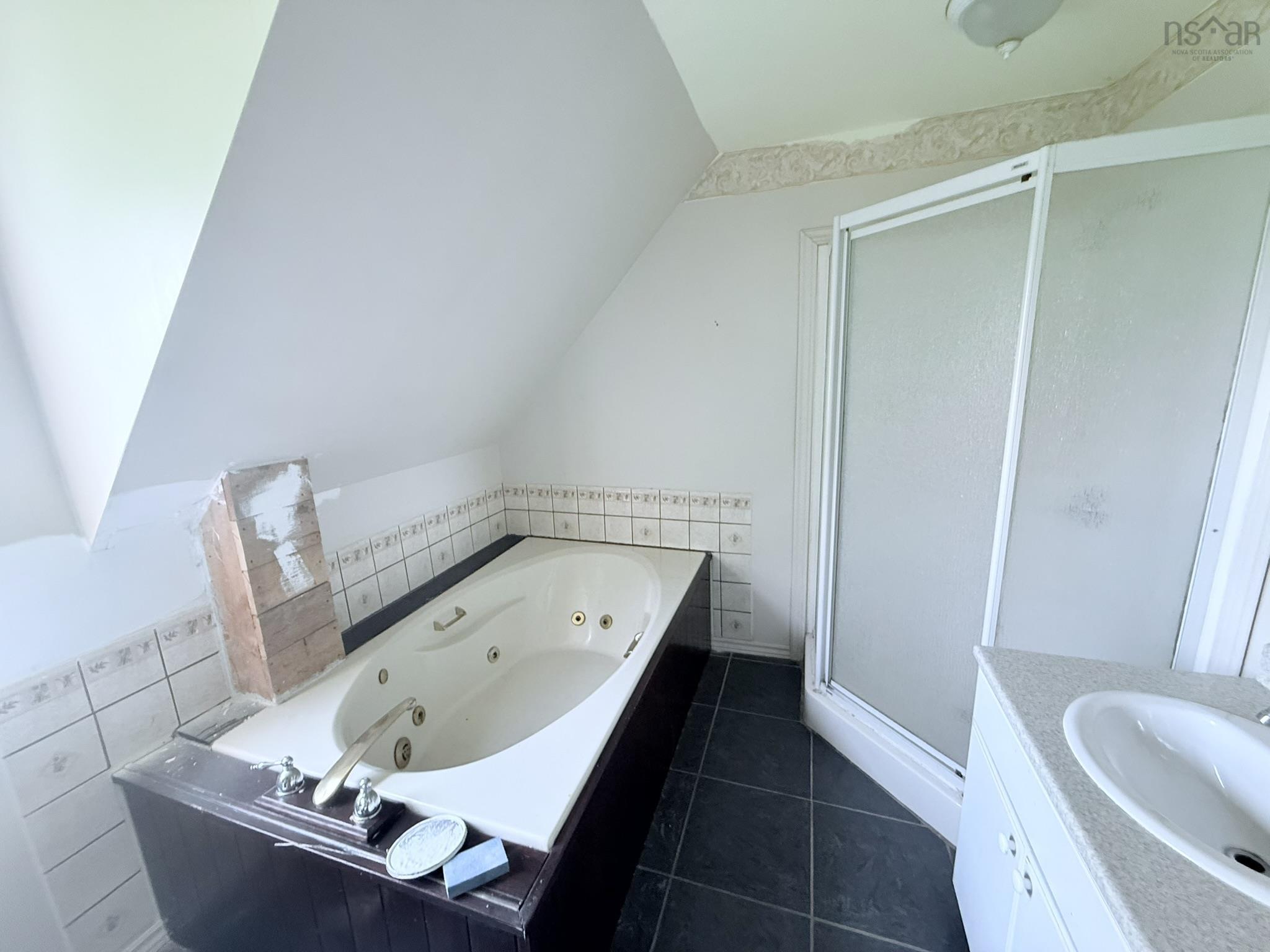 $225,000.00: 315 SOUTH FOORD Street, Stellarton