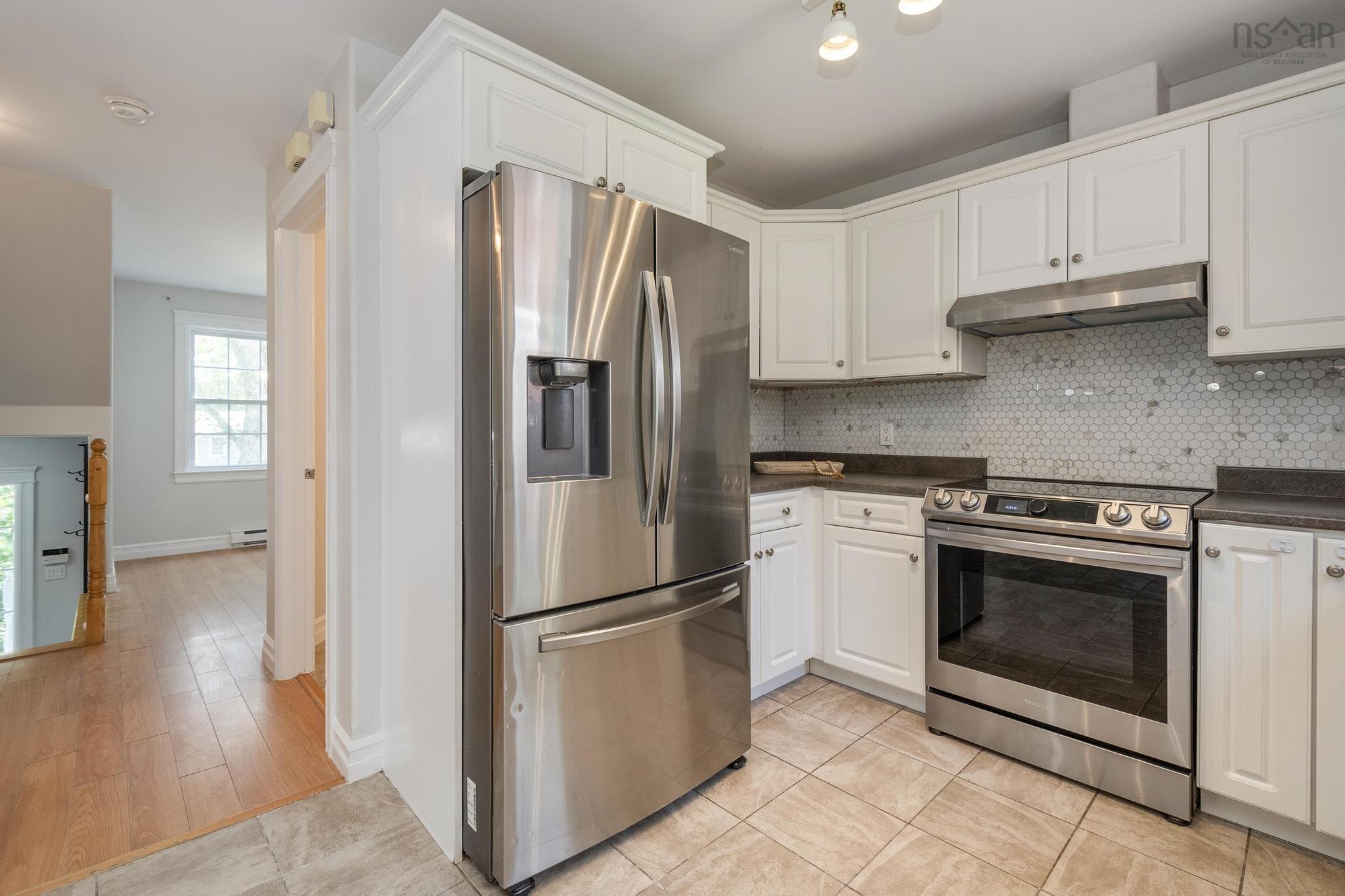 $549,900.00: 33 Sunnydale Crescent, Bedford