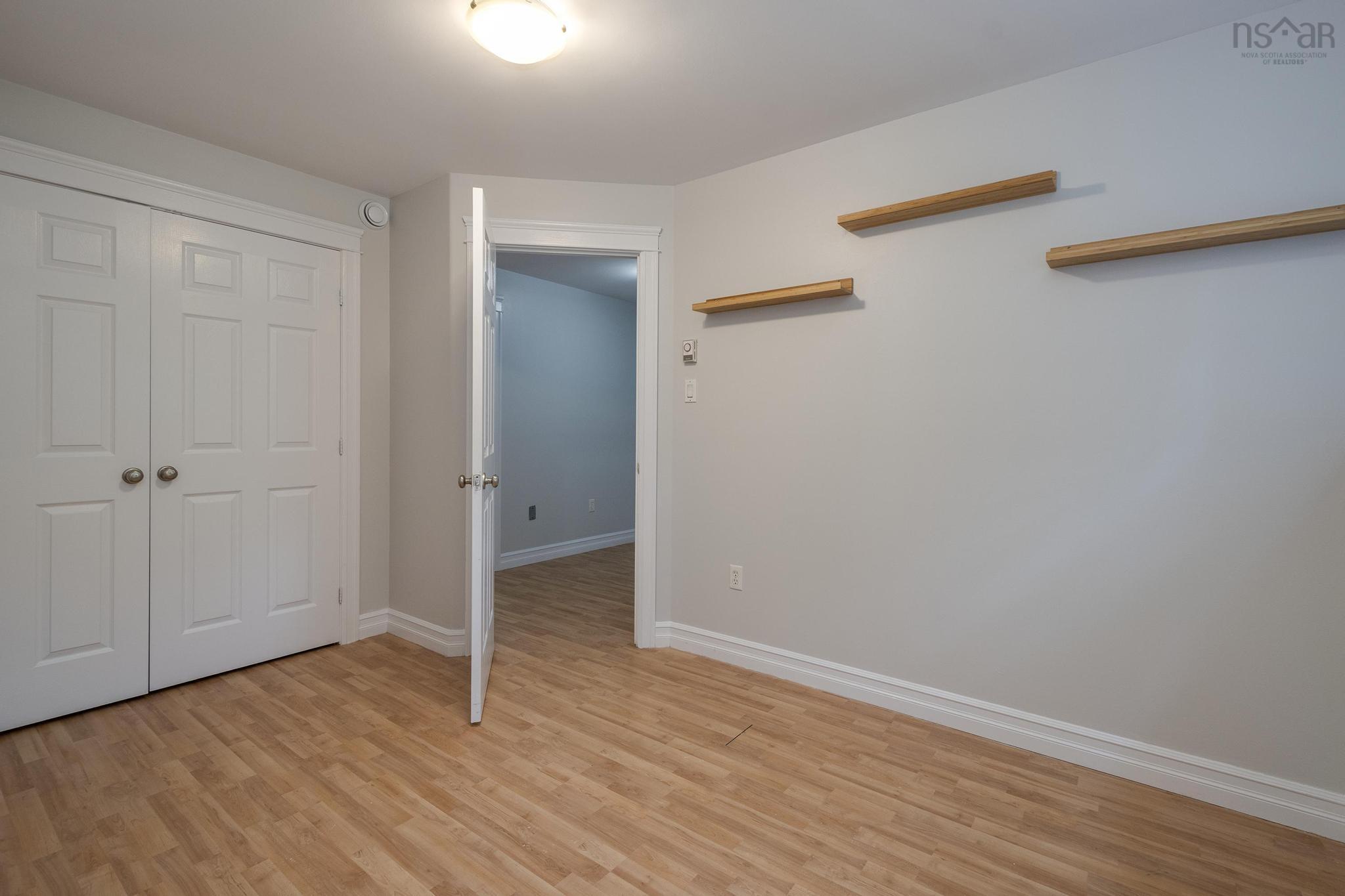 $549,900.00: 33 Sunnydale Crescent, Bedford