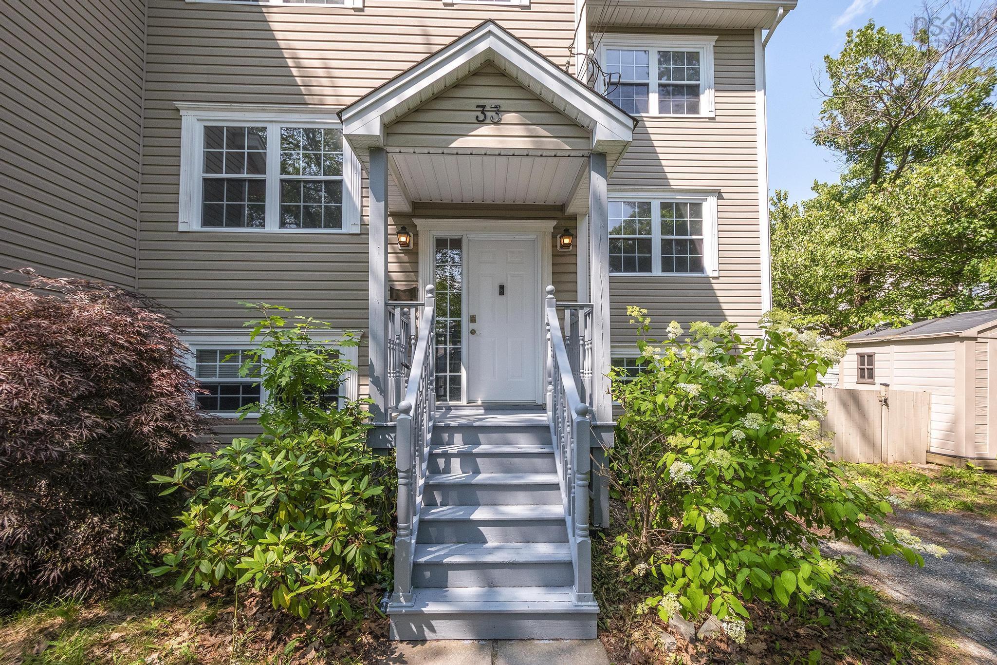 $549,900.00: 33 Sunnydale Crescent, Bedford