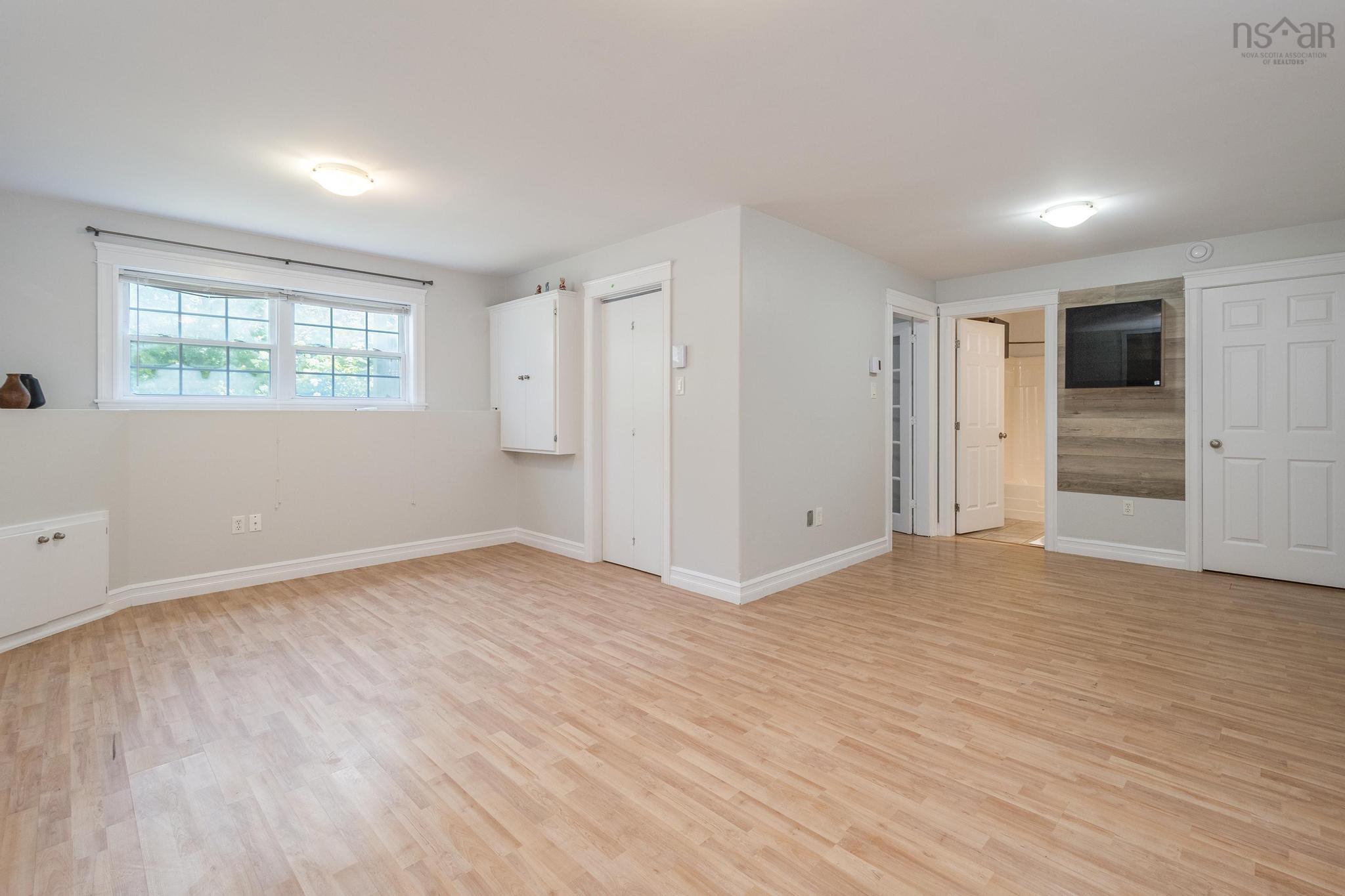 $549,900.00: 33 Sunnydale Crescent, Bedford