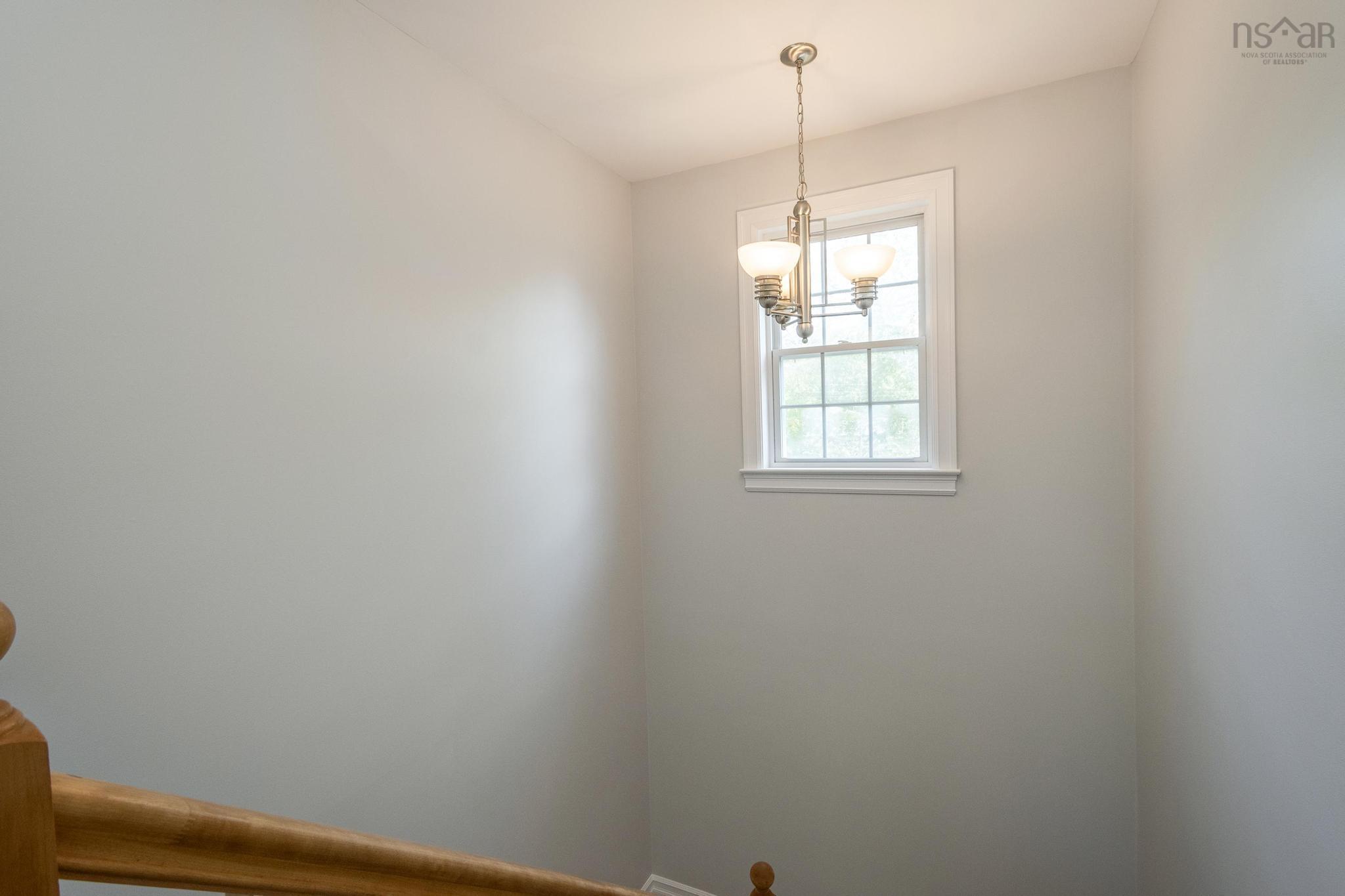 $549,900.00: 33 Sunnydale Crescent, Bedford