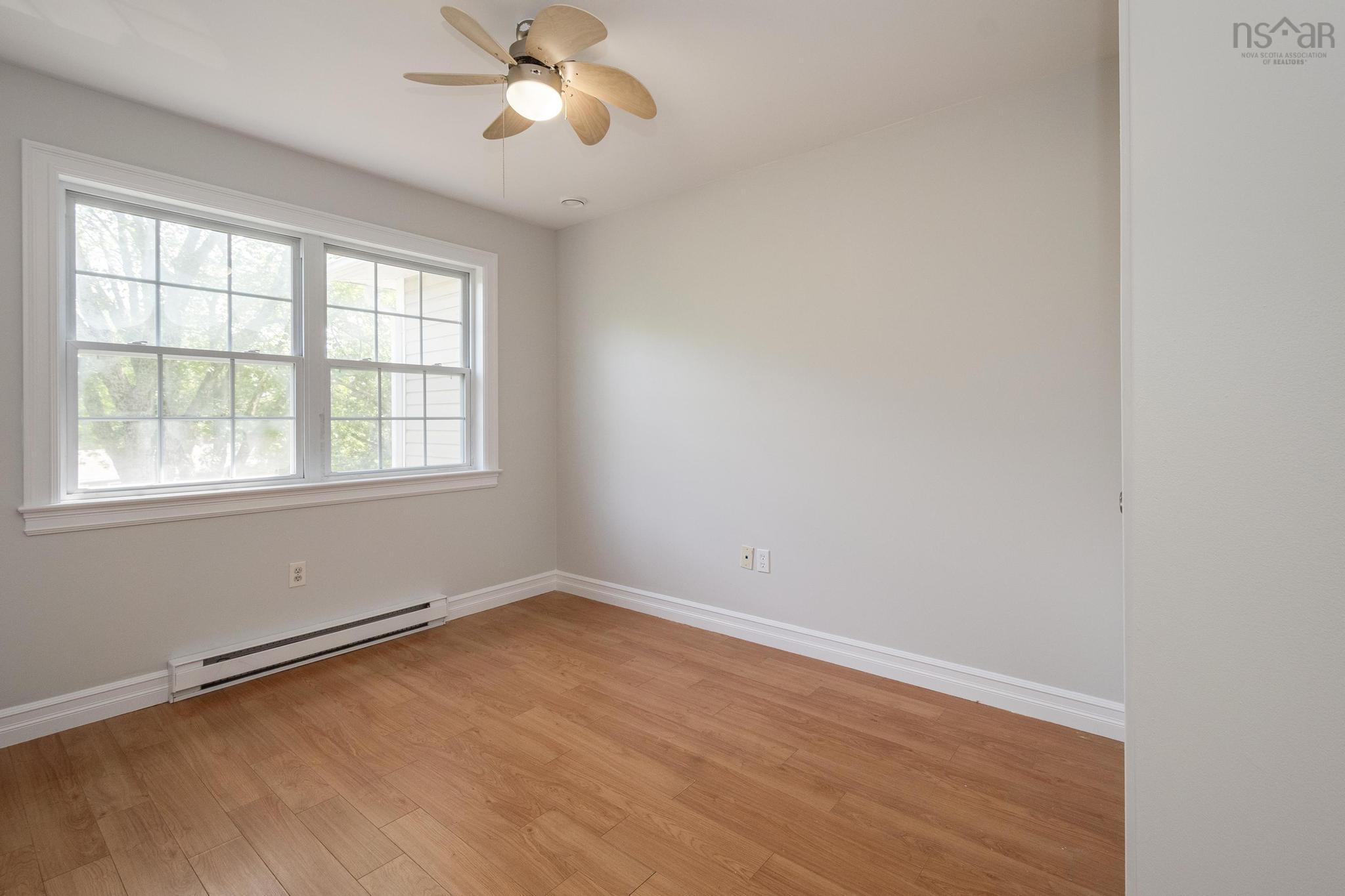 $549,900.00: 33 Sunnydale Crescent, Bedford