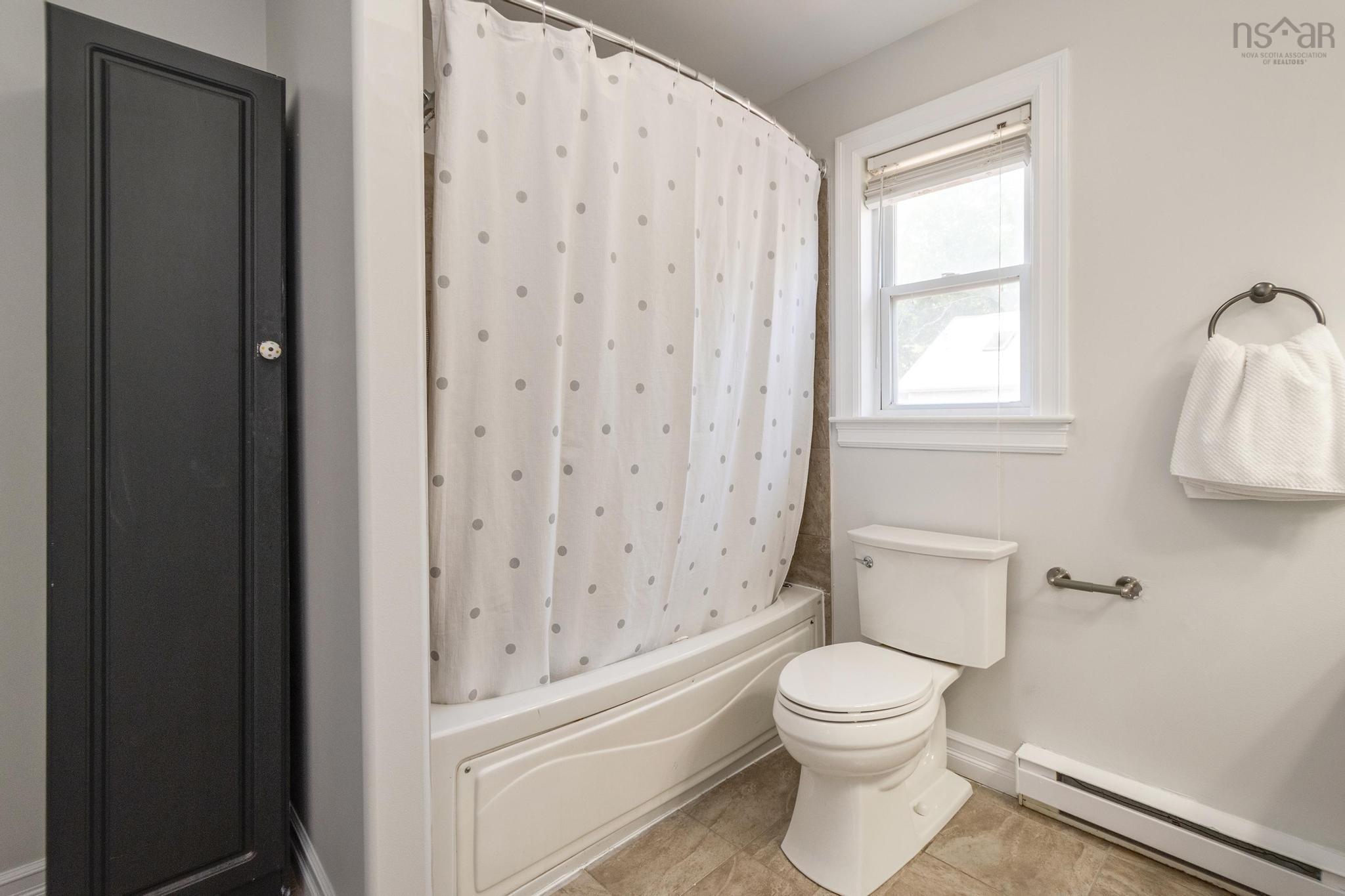 $549,900.00: 33 Sunnydale Crescent, Bedford