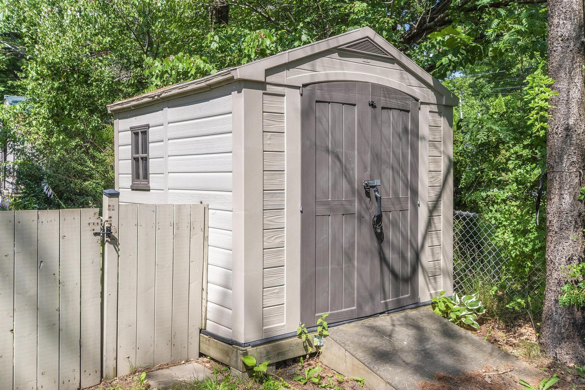 $549,900.00: 33 Sunnydale Crescent, Bedford