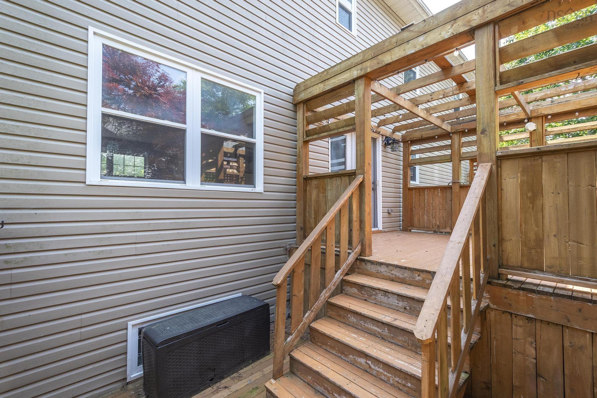 $549,900.00: 33 Sunnydale Crescent, Bedford