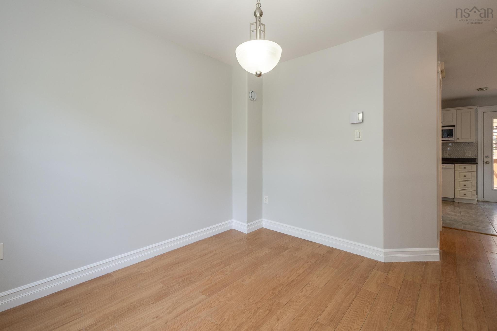 $549,900.00: 33 Sunnydale Crescent, Bedford