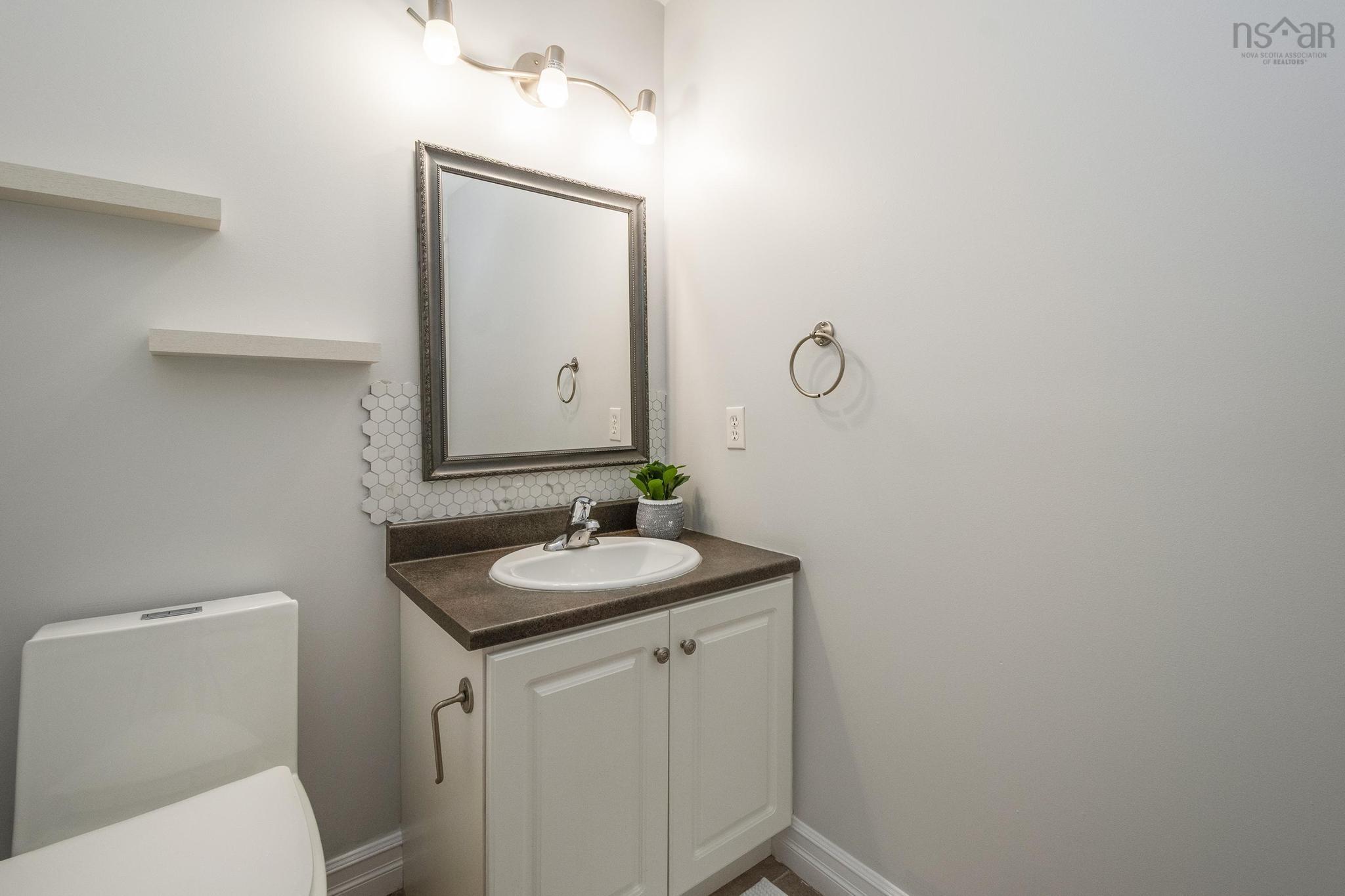 $549,900.00: 33 Sunnydale Crescent, Bedford