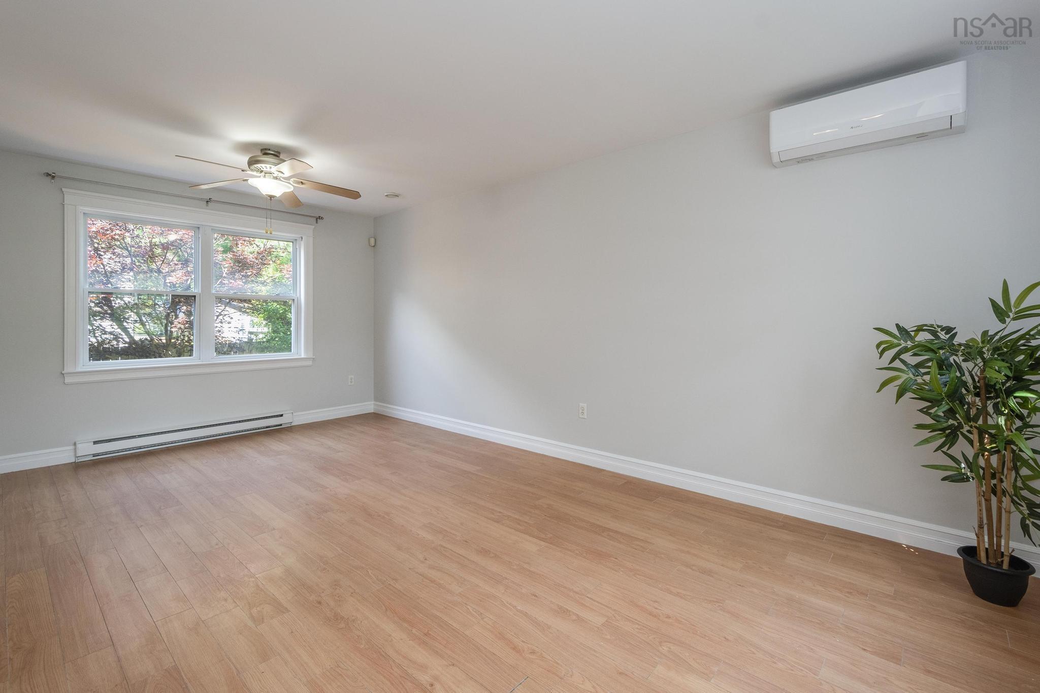 $549,900.00: 33 Sunnydale Crescent, Bedford