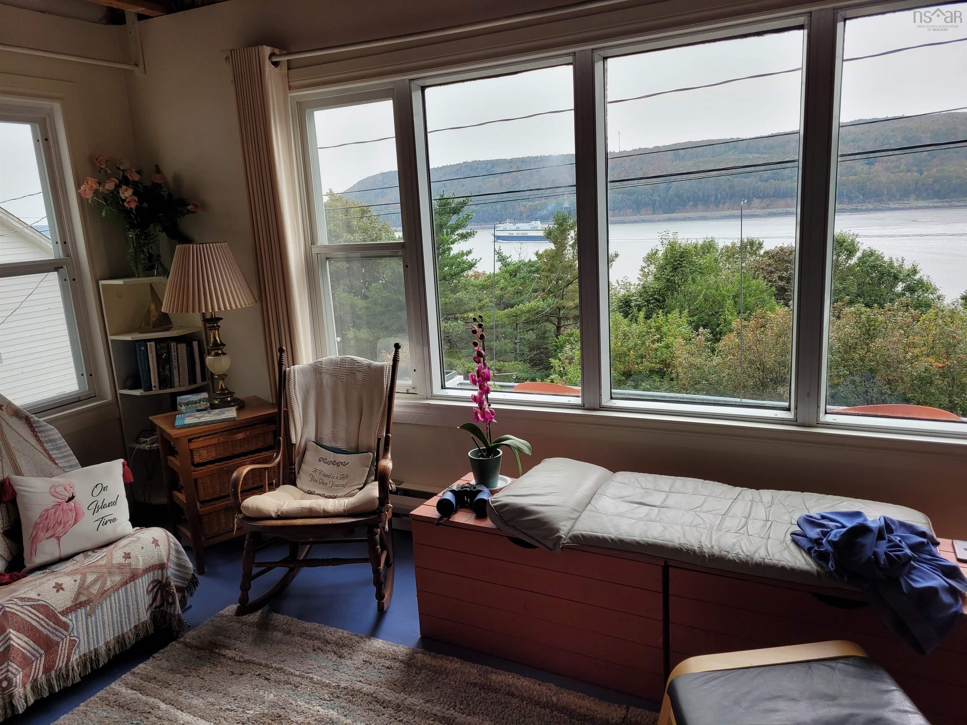 $219,000.00: 817 Granville Road, Victoria Beach