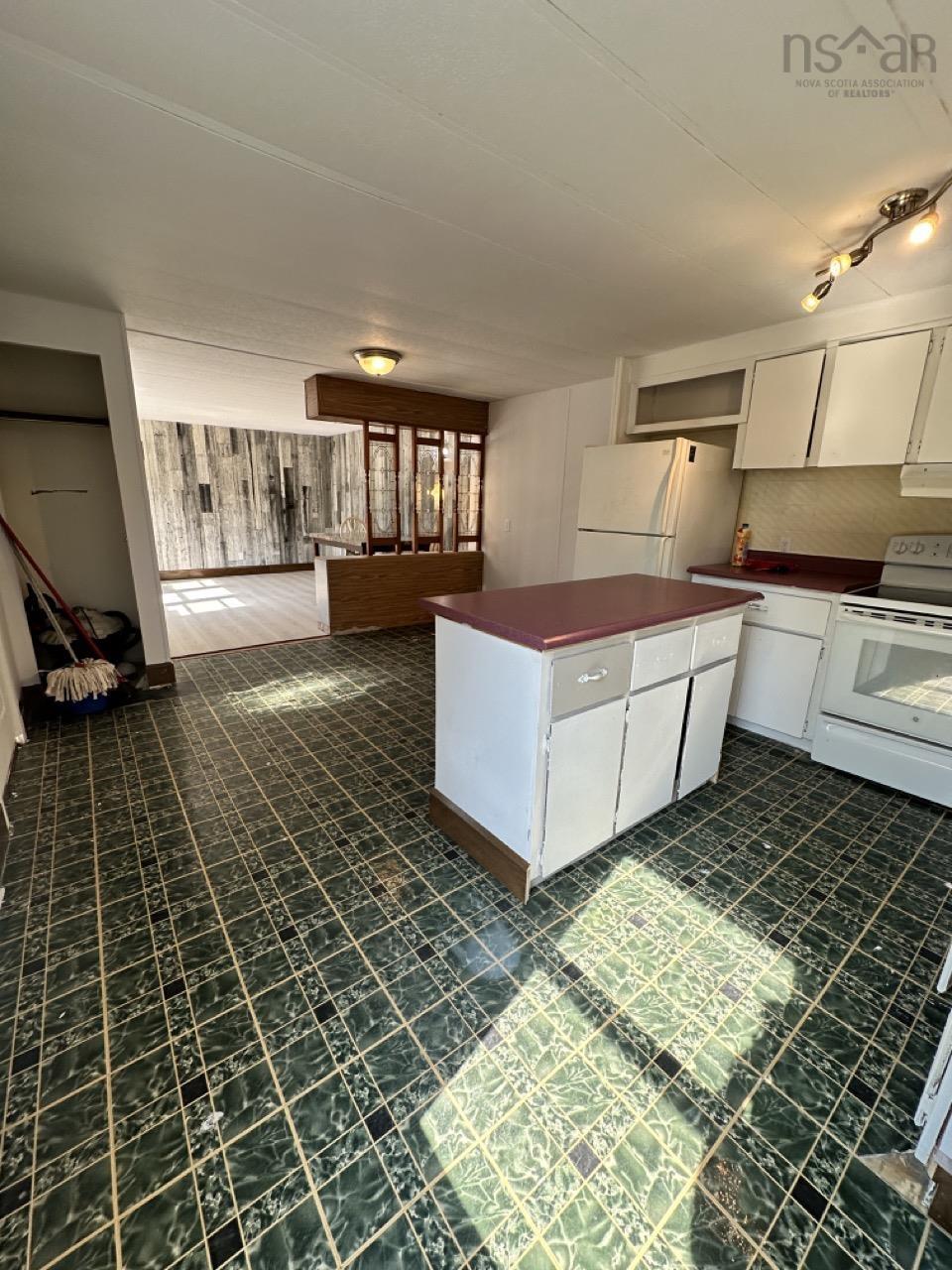 $220,000.00: 403 Les Collins Avenue, West Chezzetcook
