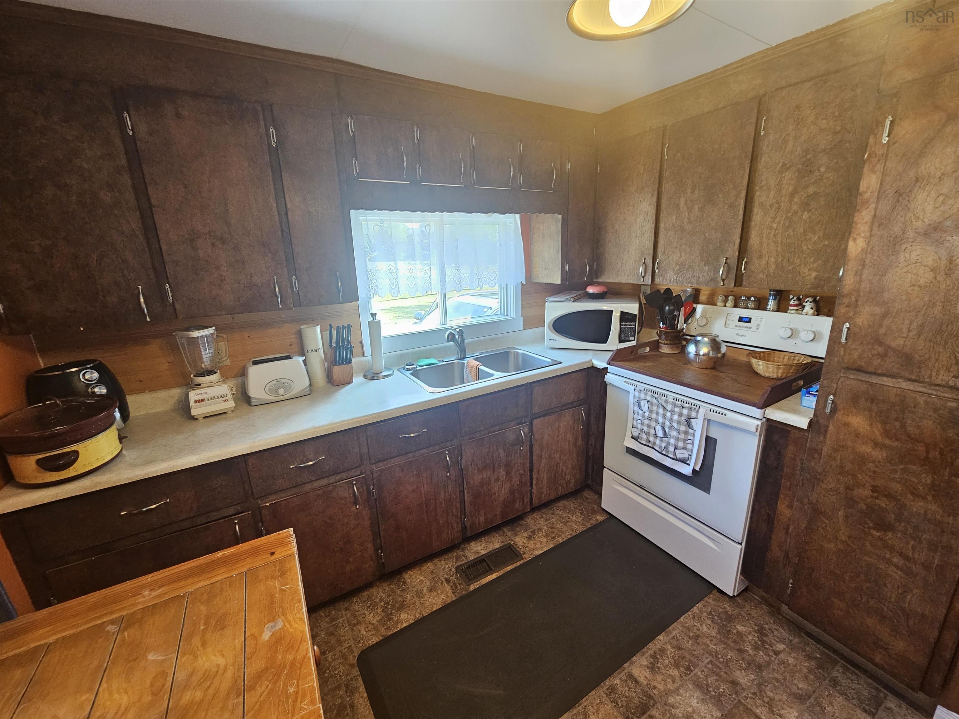 $279,900.00: 110 & 112 Victoria Street, Springhill