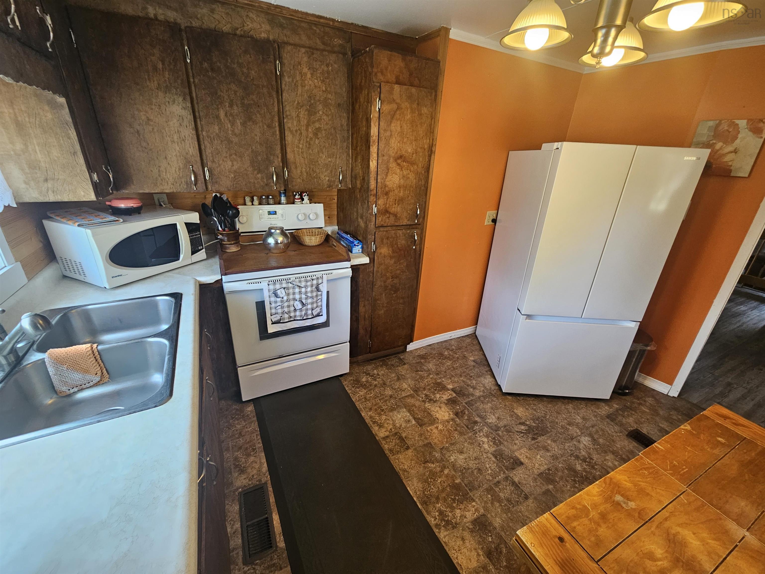 $279,900.00: 110 & 112 Victoria Street, Springhill