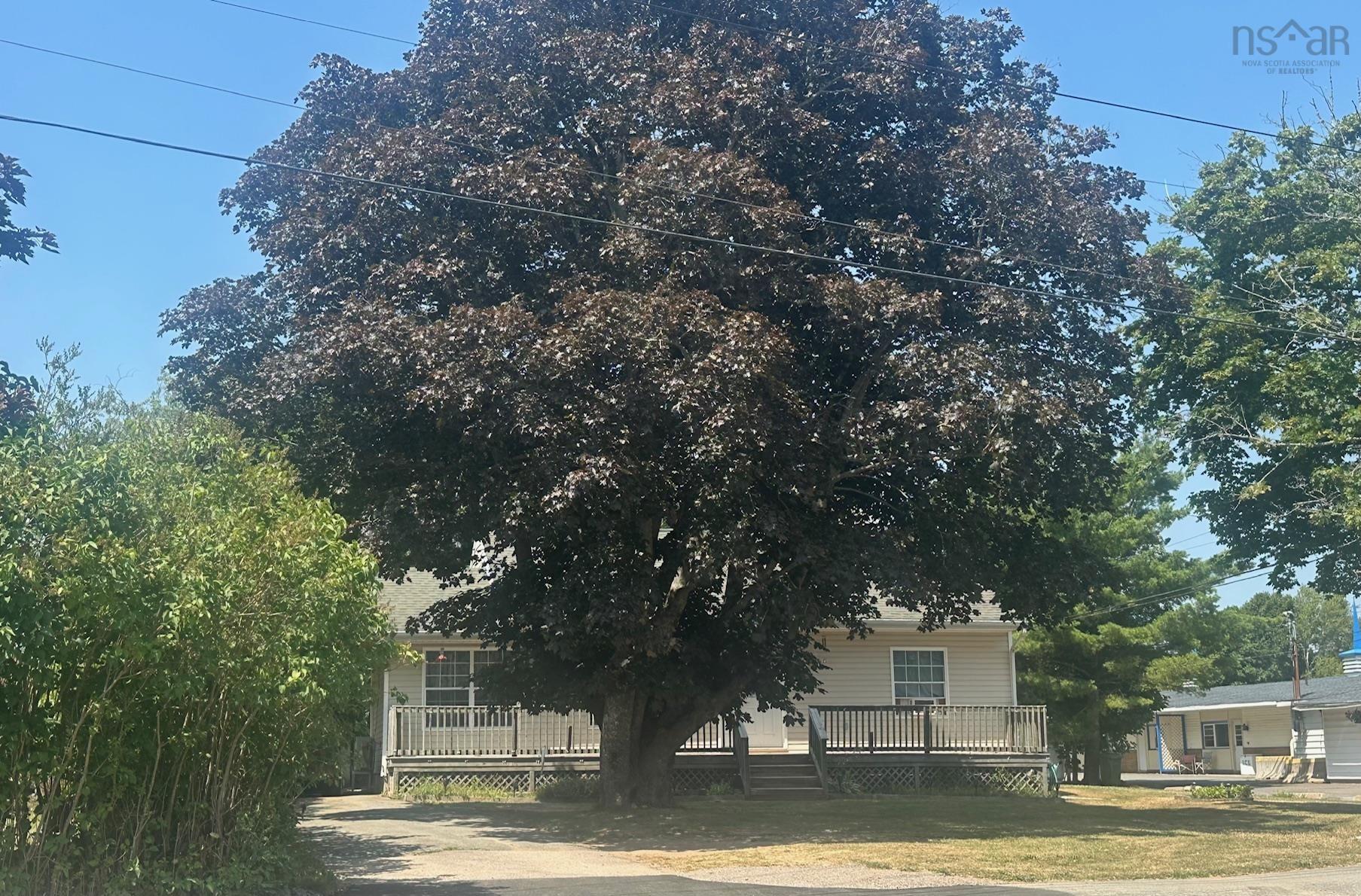 $329,900.00: 437 Main Street, Middleton