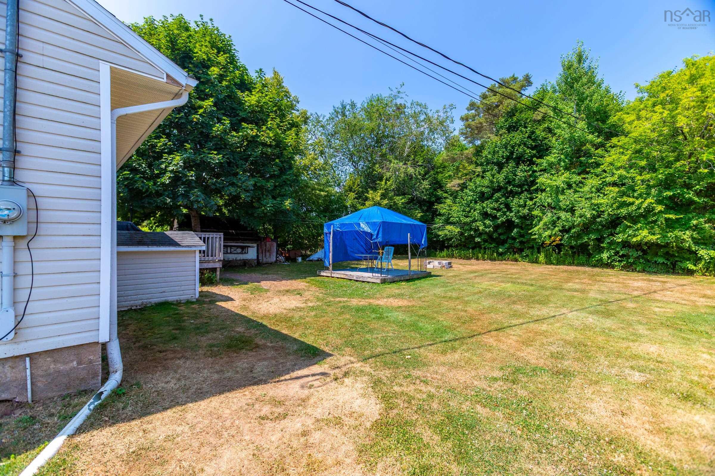 $329,900.00: 437 Main Street, Middleton