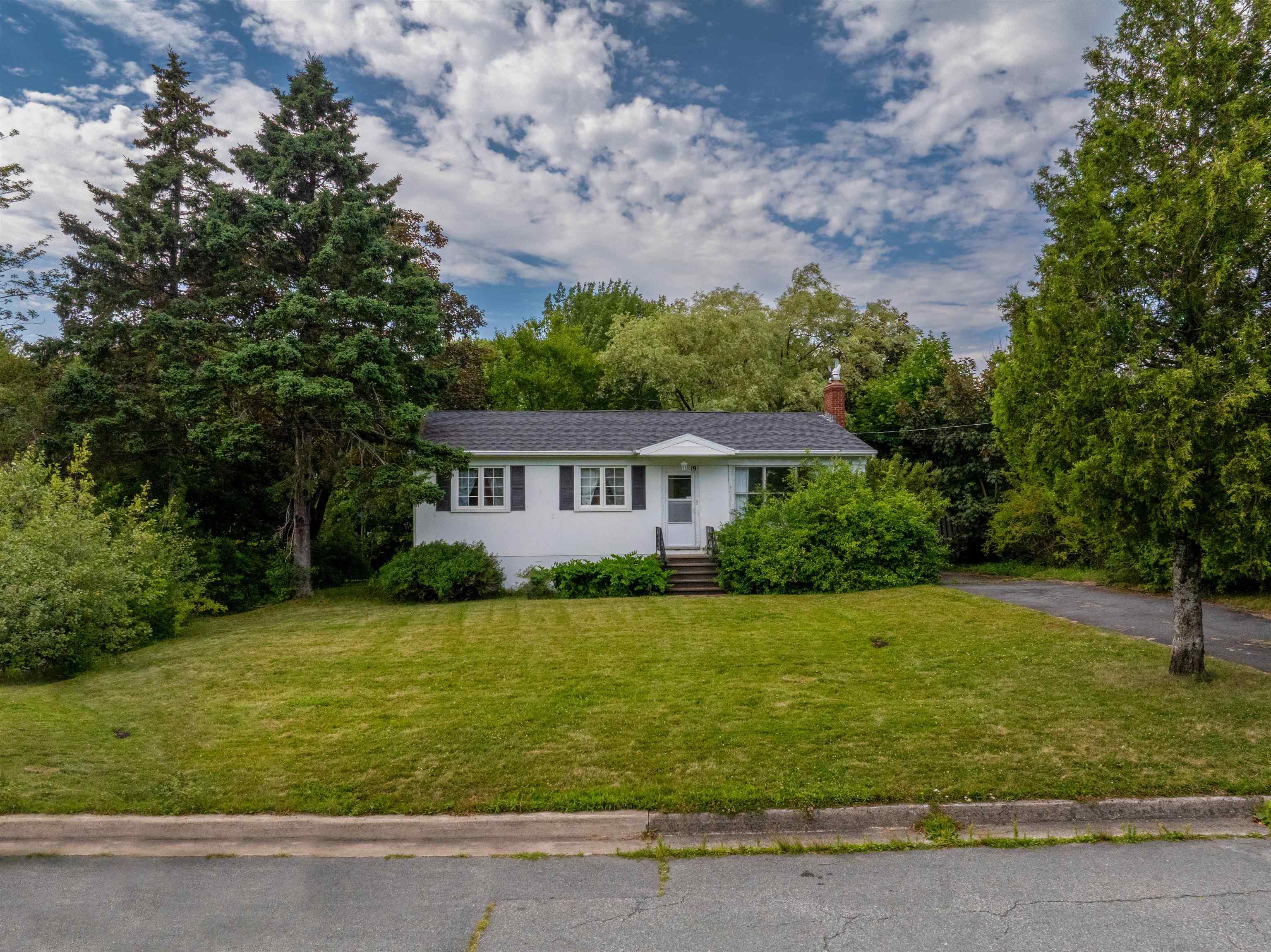 $399,900.00: 19 Digby Crescent, Dartmouth