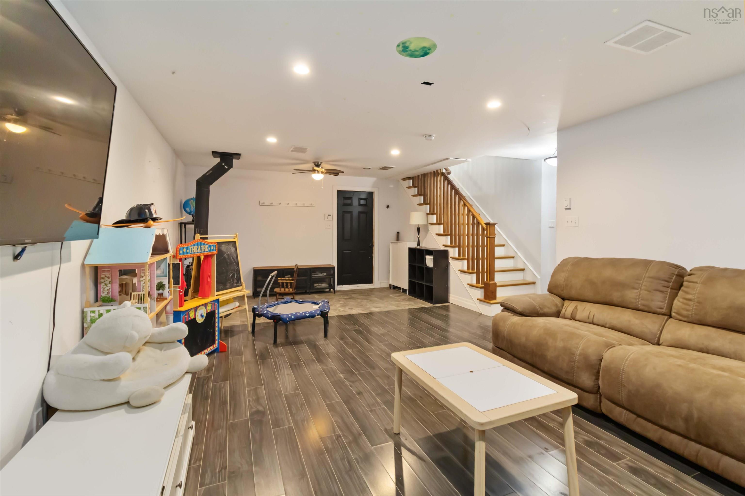 $549,900.00: 413 East Uniacke Road, Mount Uniacke