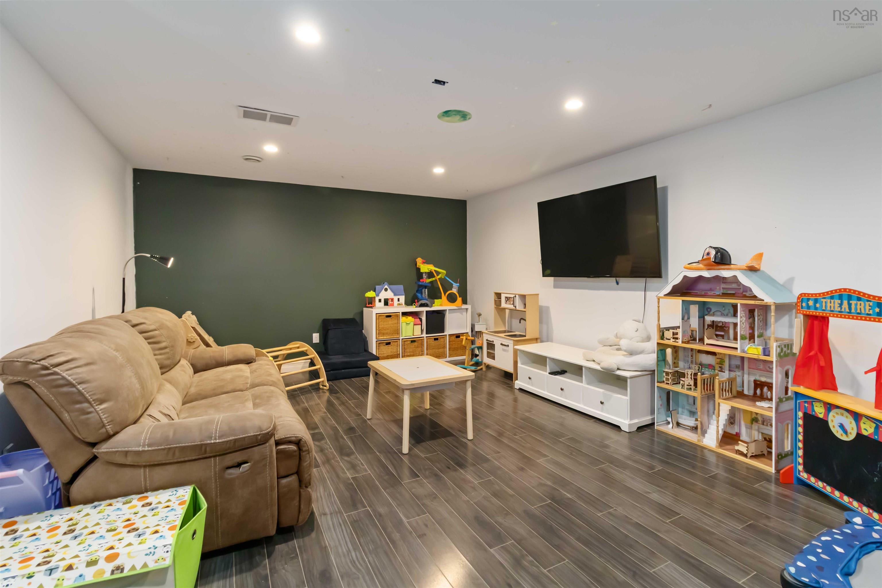 $549,900.00: 413 East Uniacke Road, Mount Uniacke