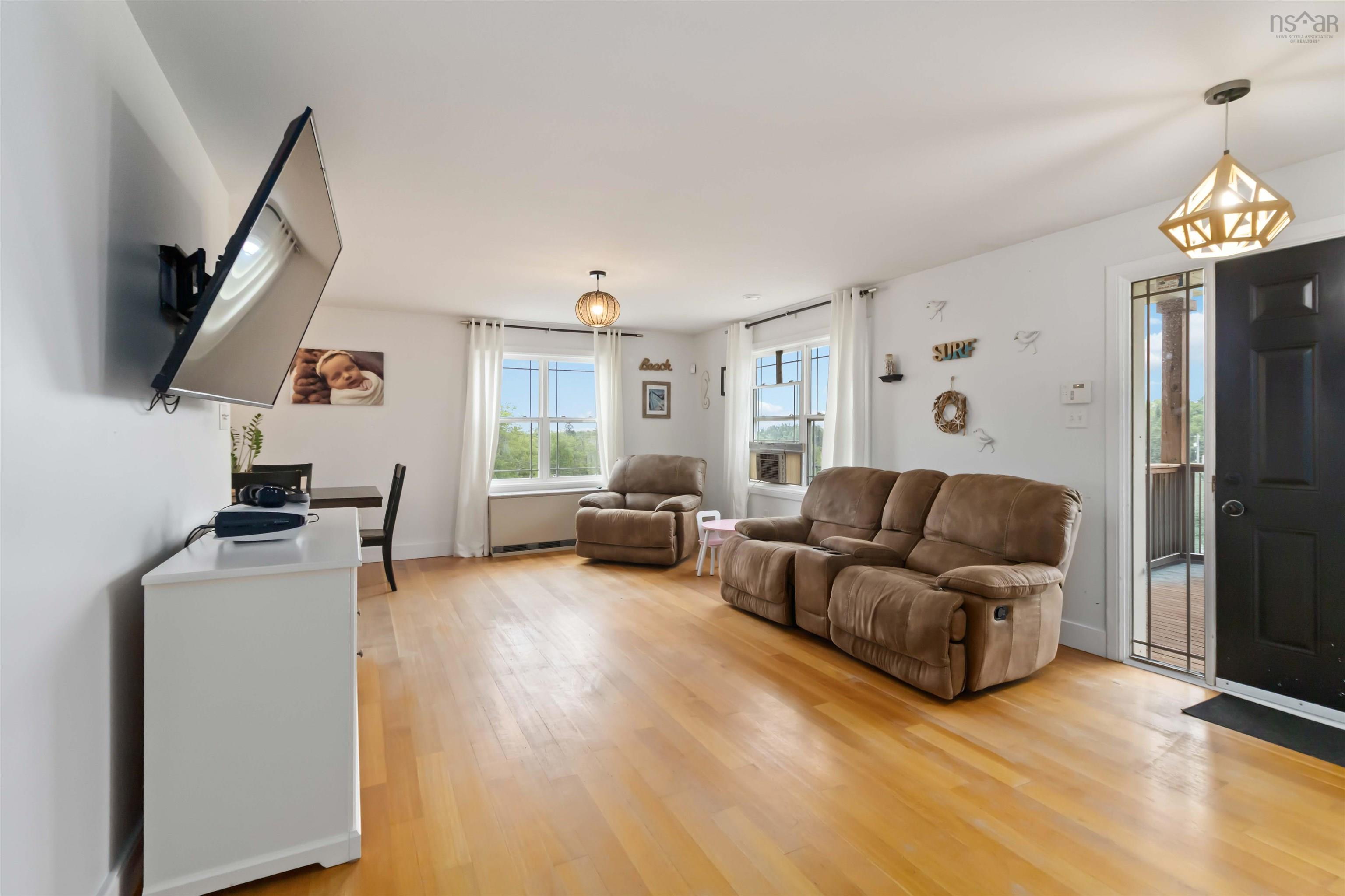 $549,900.00: 413 East Uniacke Road, Mount Uniacke