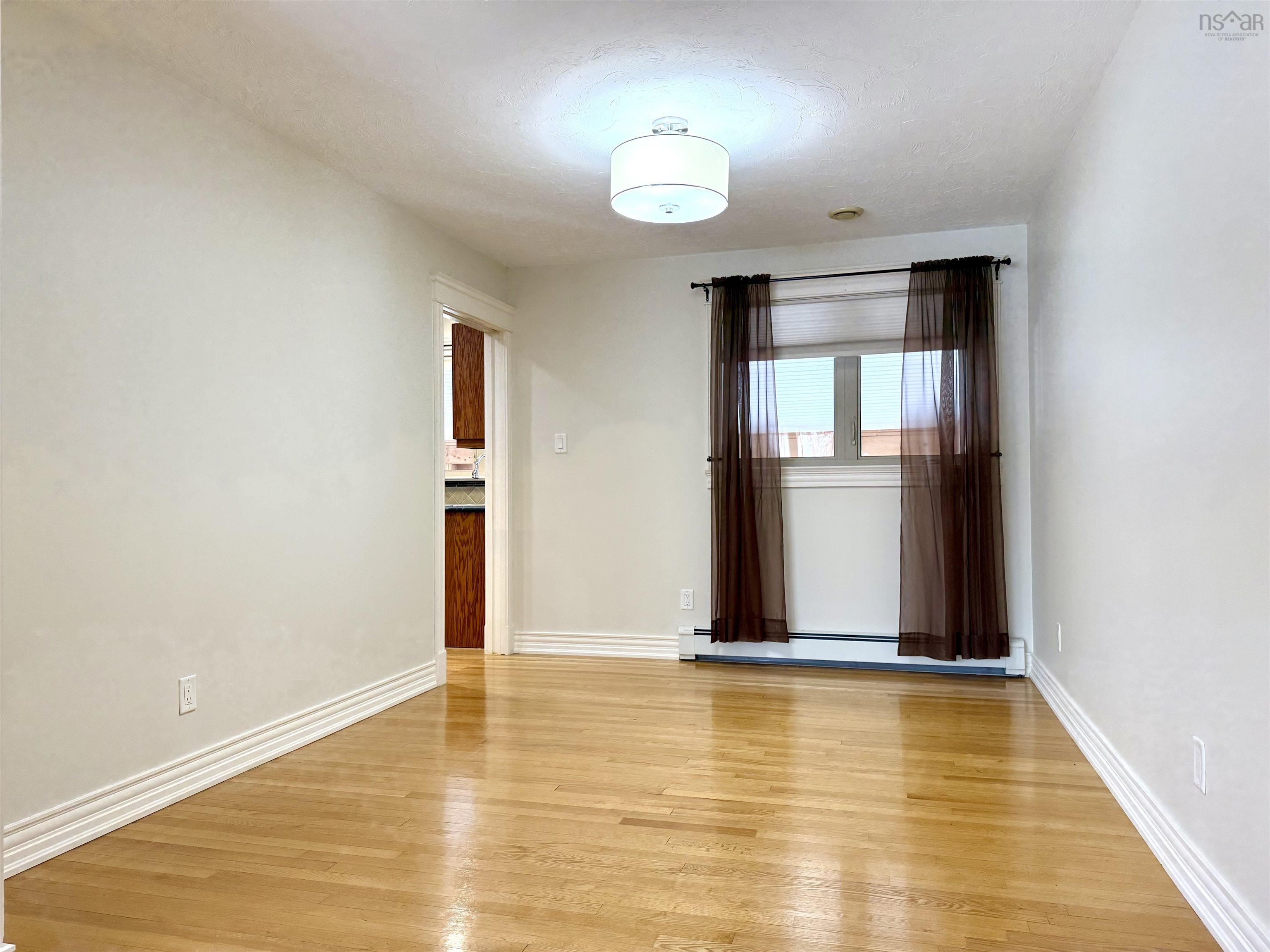 $429,900.00: 27 Regent Street, Amherst