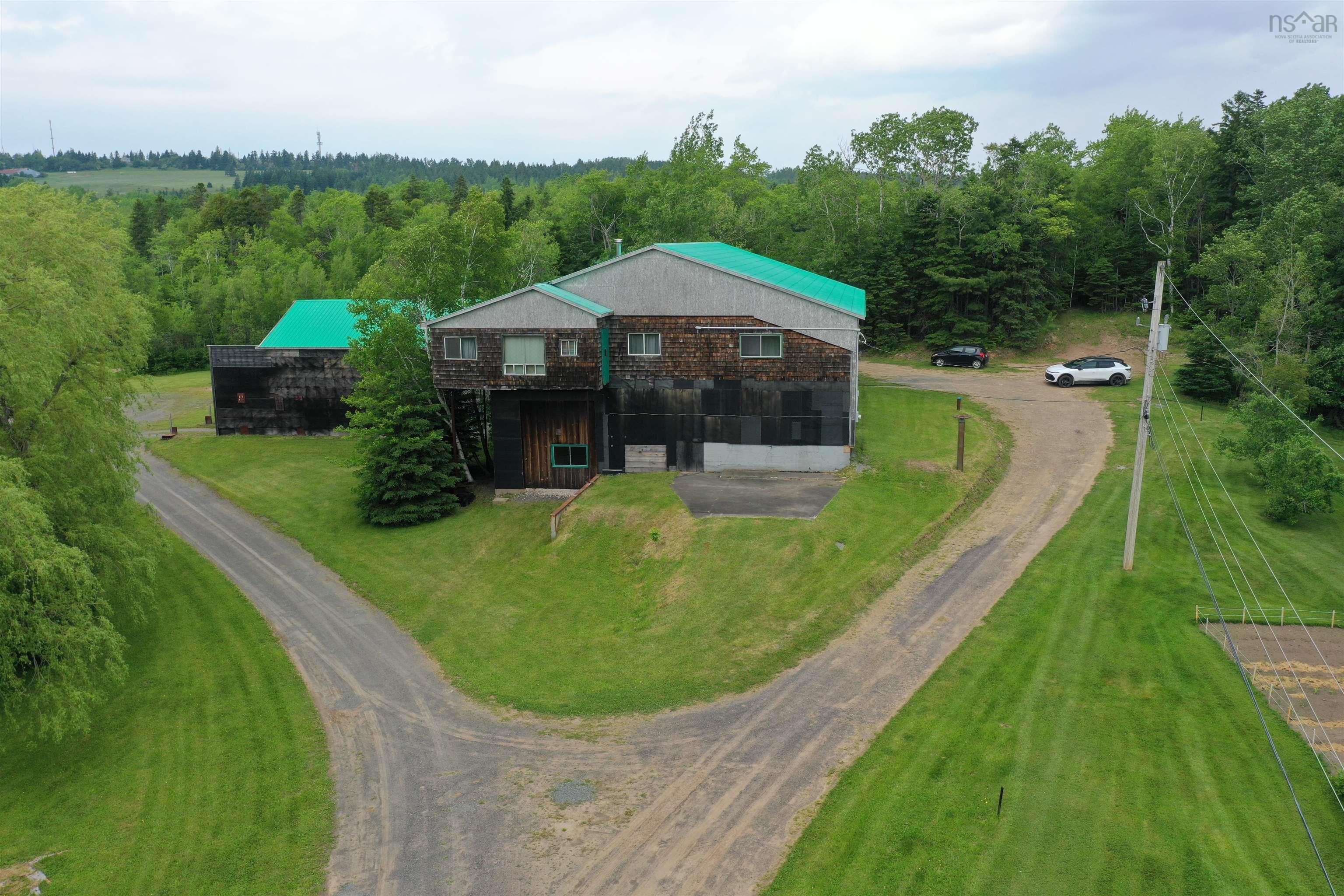 $700,000.00: 6185 Highway 4, Linacy